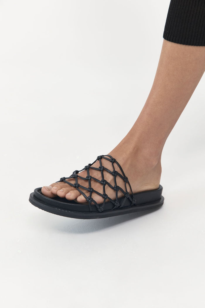 MACRAME GIO SLIDE BLACK