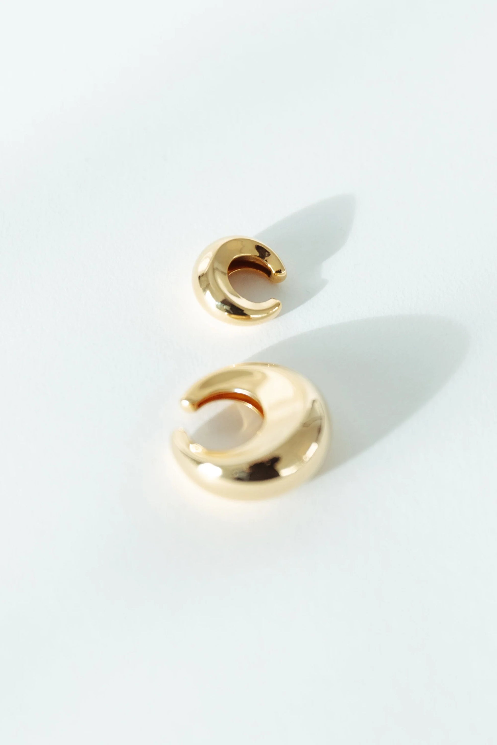CONCAVE EAR CUFF SMALL GOLD
