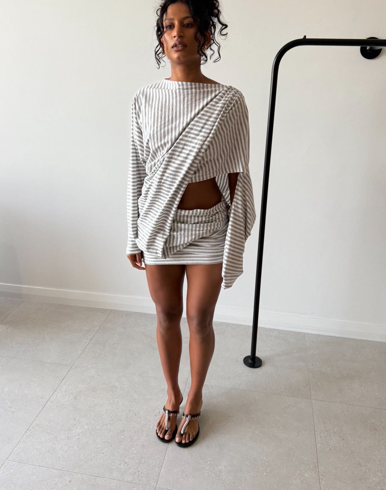 PIERCED KITTEN HEEL BLACK