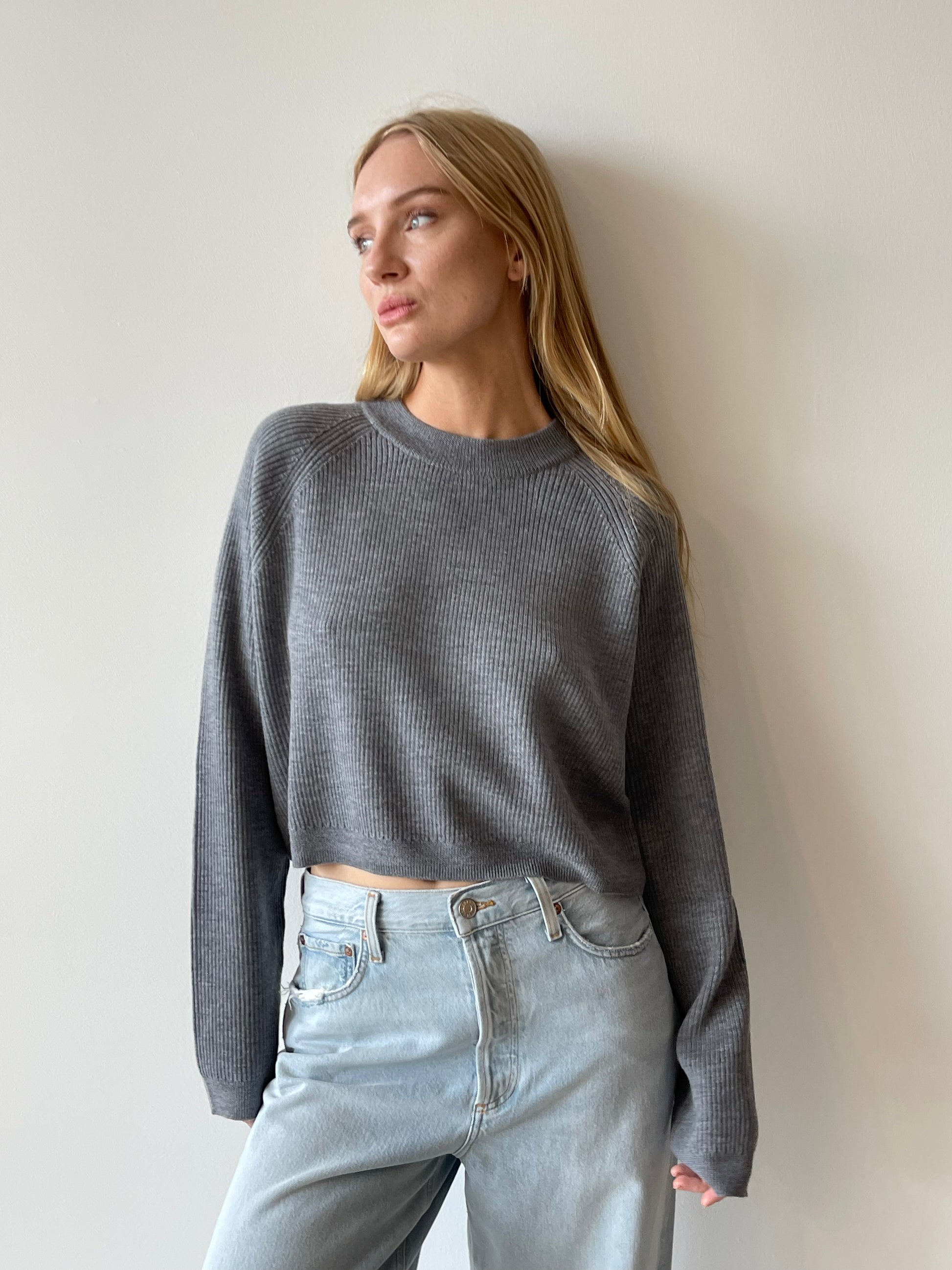 RIBBED CREW NECK CHARCOAL