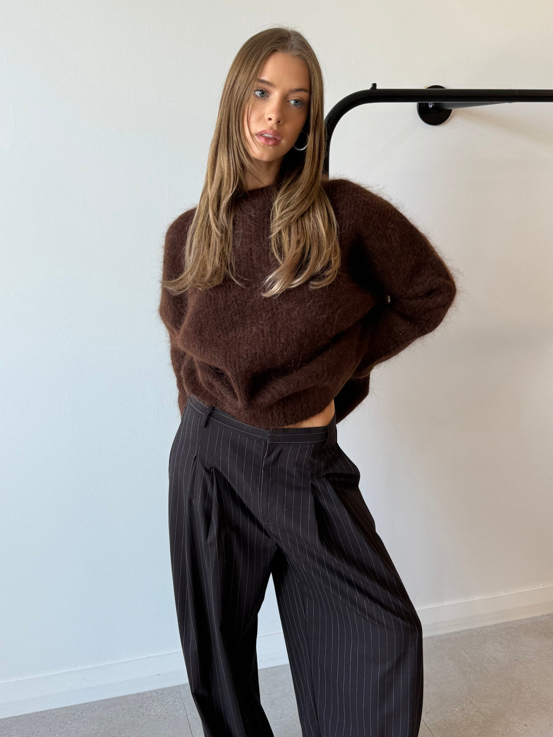 SCOTT CREW NECK COCOA BROWN - MR MITTENS