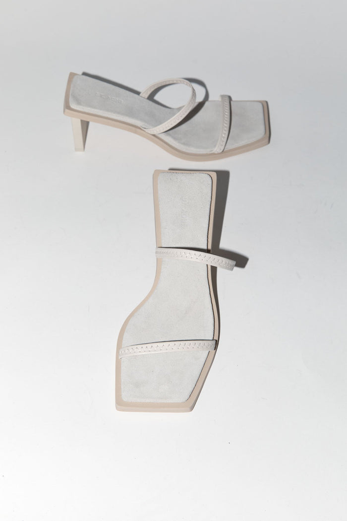 FINE STRAP HEEL COOL WHITE - ST.AGNI