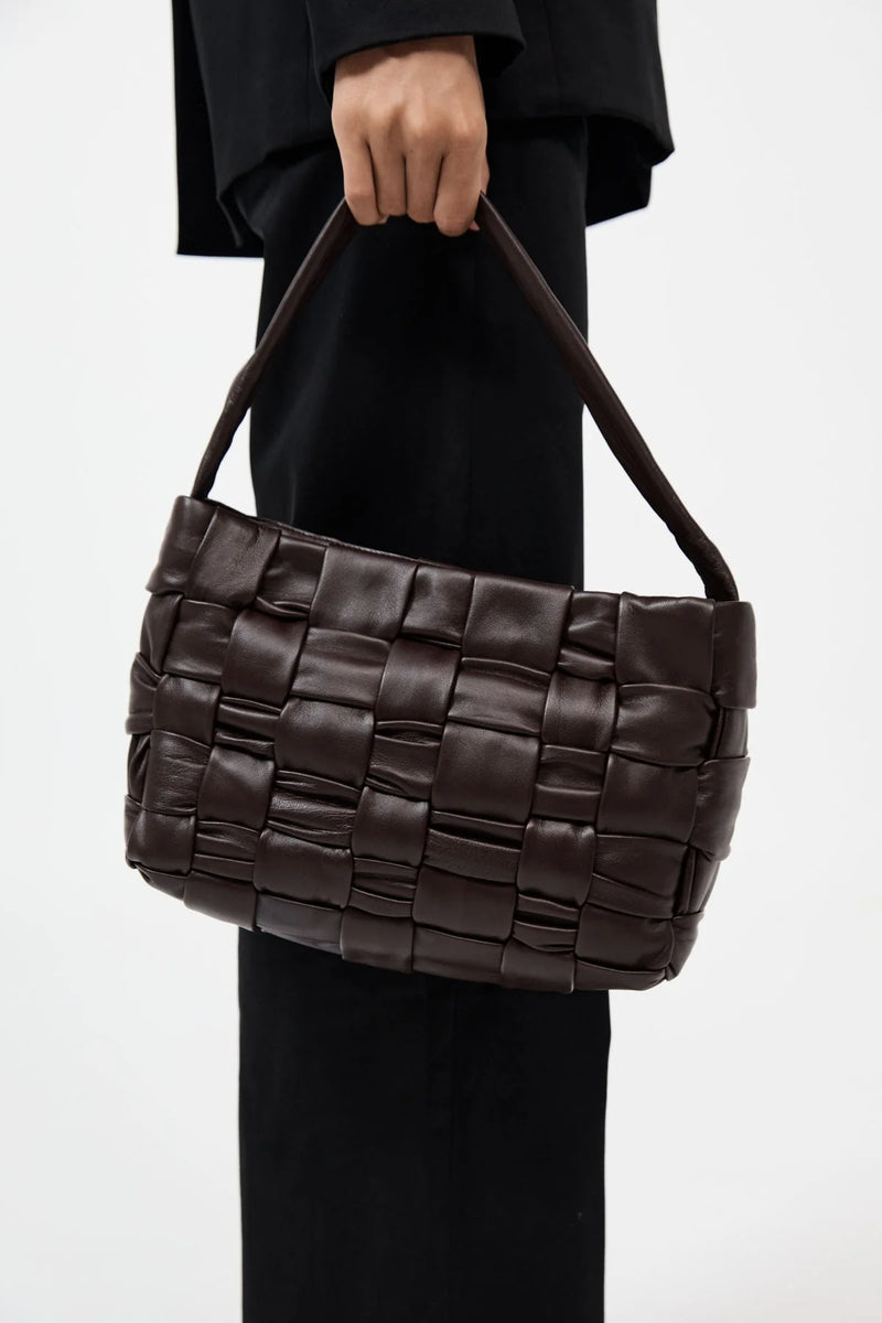 TEXTURED MINI WOVEN TOTE CHOCOLATE - ST.AGNI