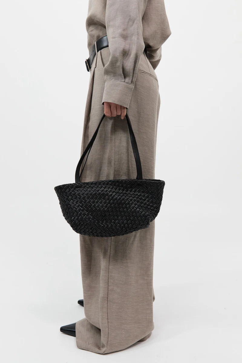 PETIT WOVEN TRAPEZE BAG BLACK - ST.AGNI