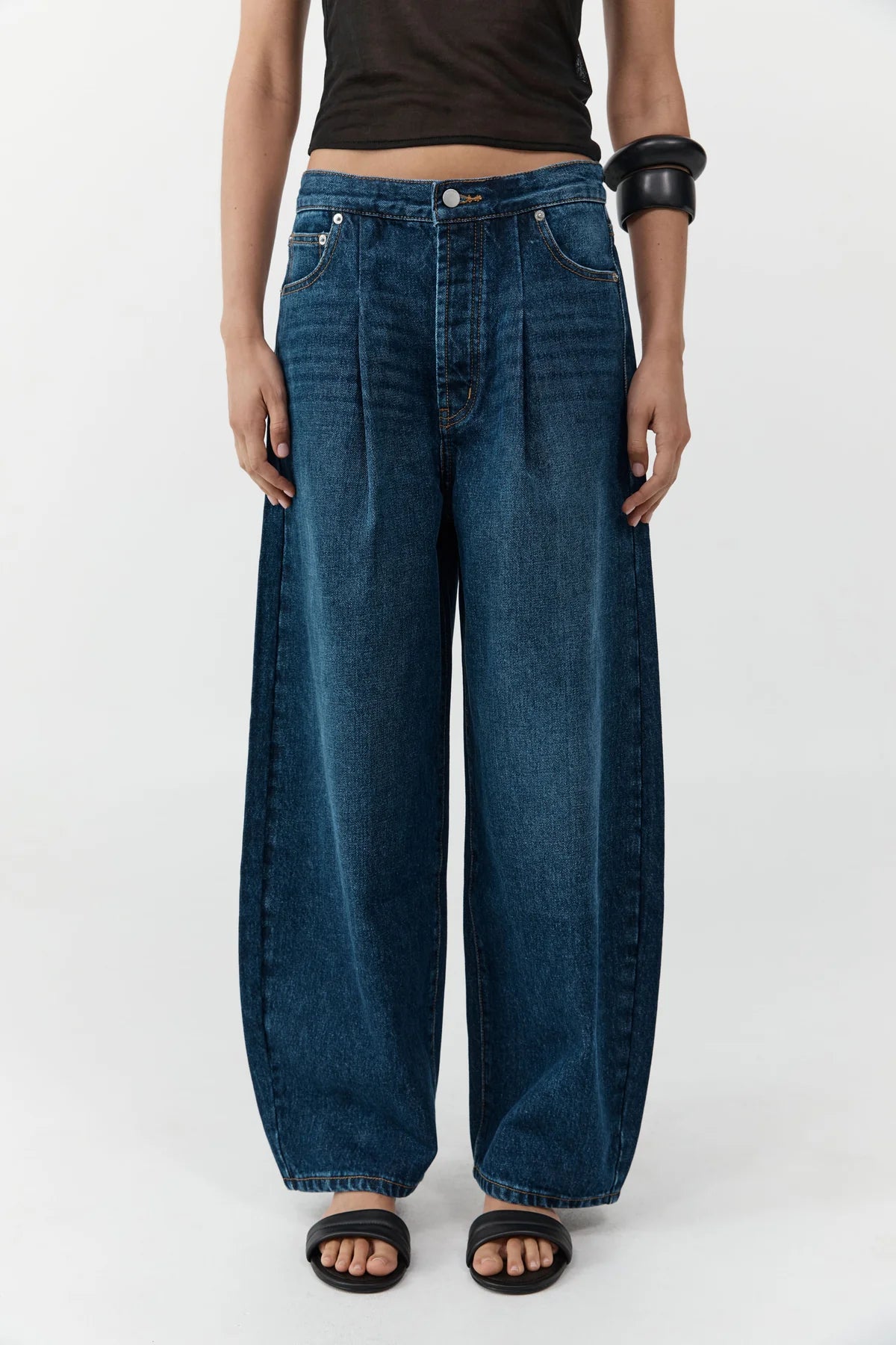 MID RISE PLEASE BARREL JEANS