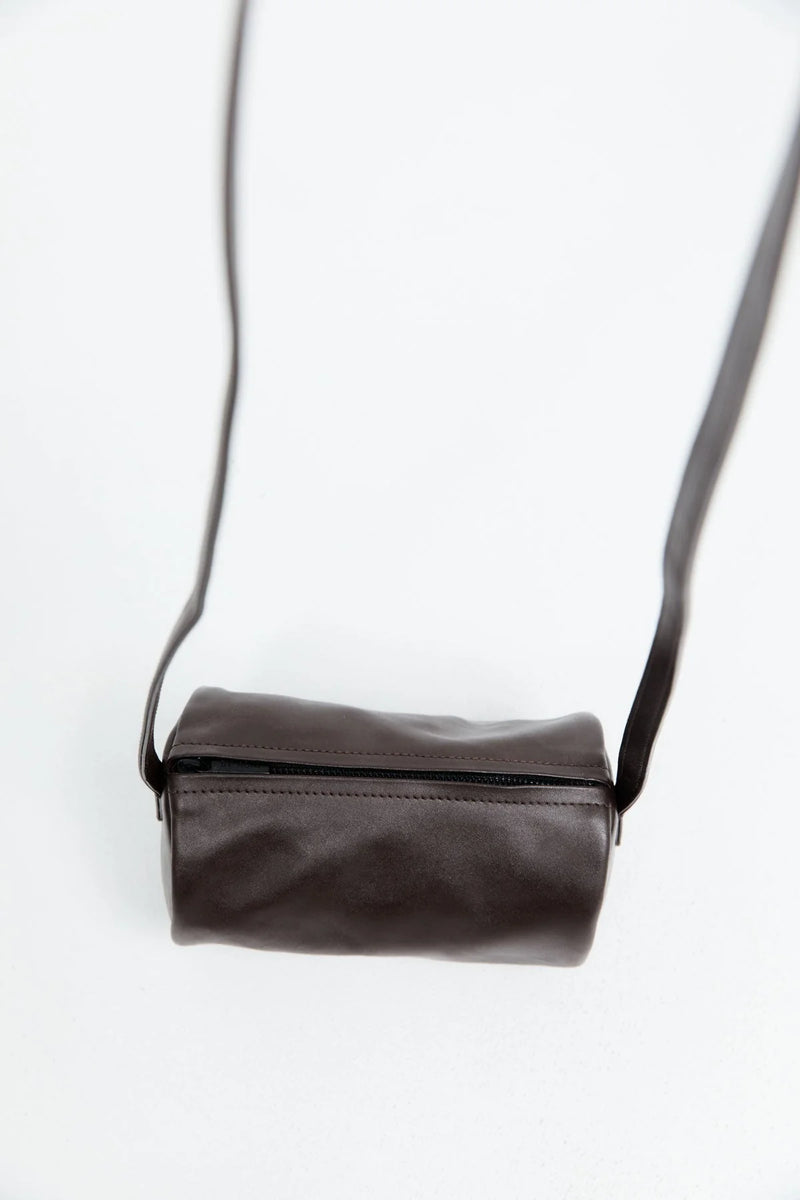 CONNOLO SLING POUCH CHOCOLATE - ST.AGNI
