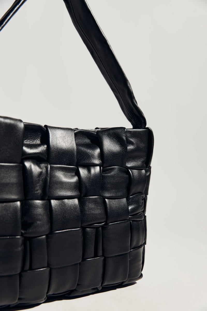 TEXTURED MINI WOVEN TOTE BLACK - ST.AGNI