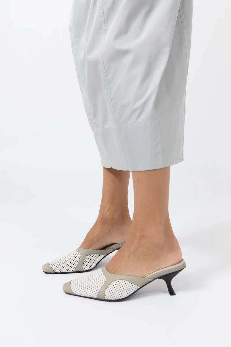 PERFORATED HEEL OFF WHITE