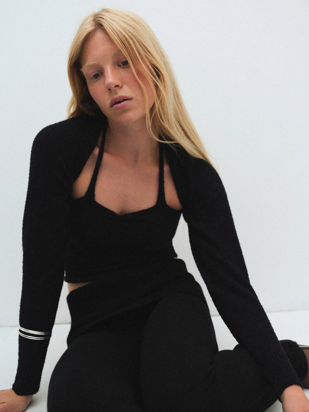 ALYSS MANGAS BLACK