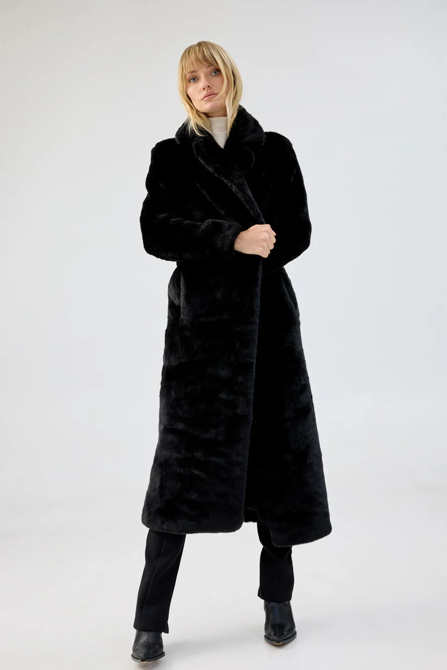THE BLACK BIRD COAT