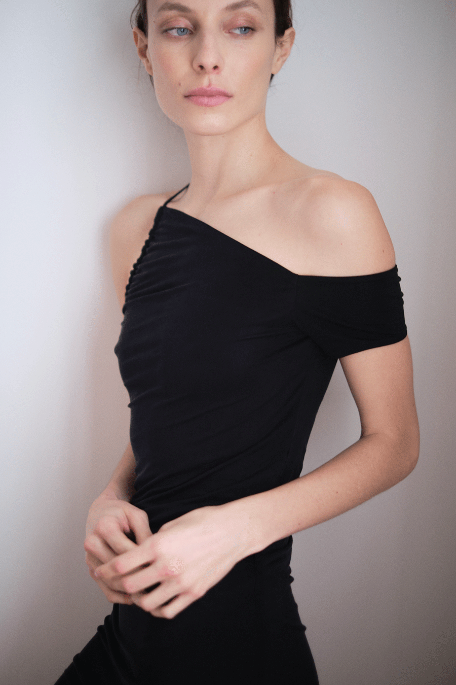 ASYMMETRIC MINI DRESS BLACK