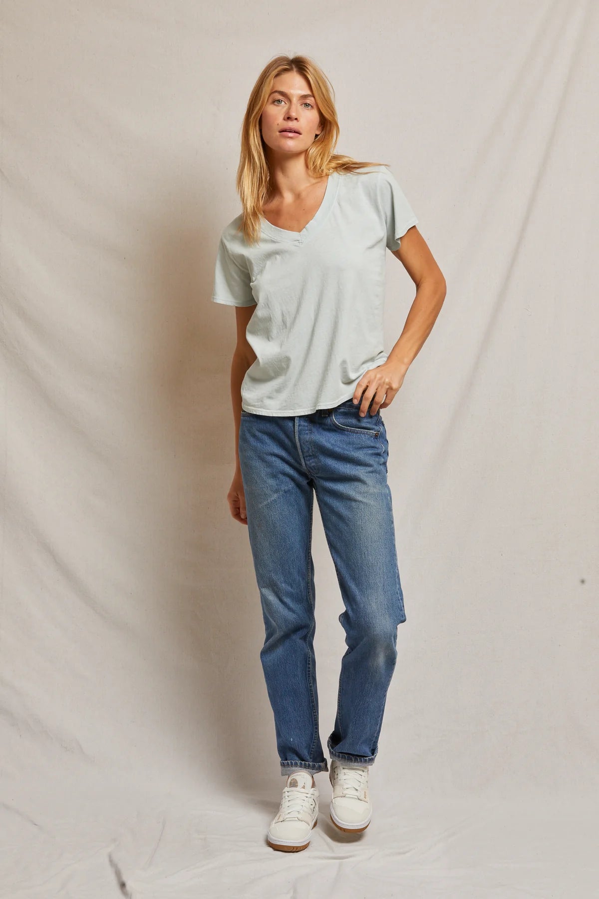 HENDRIX BASIC V NECK TEE FRESH MINT