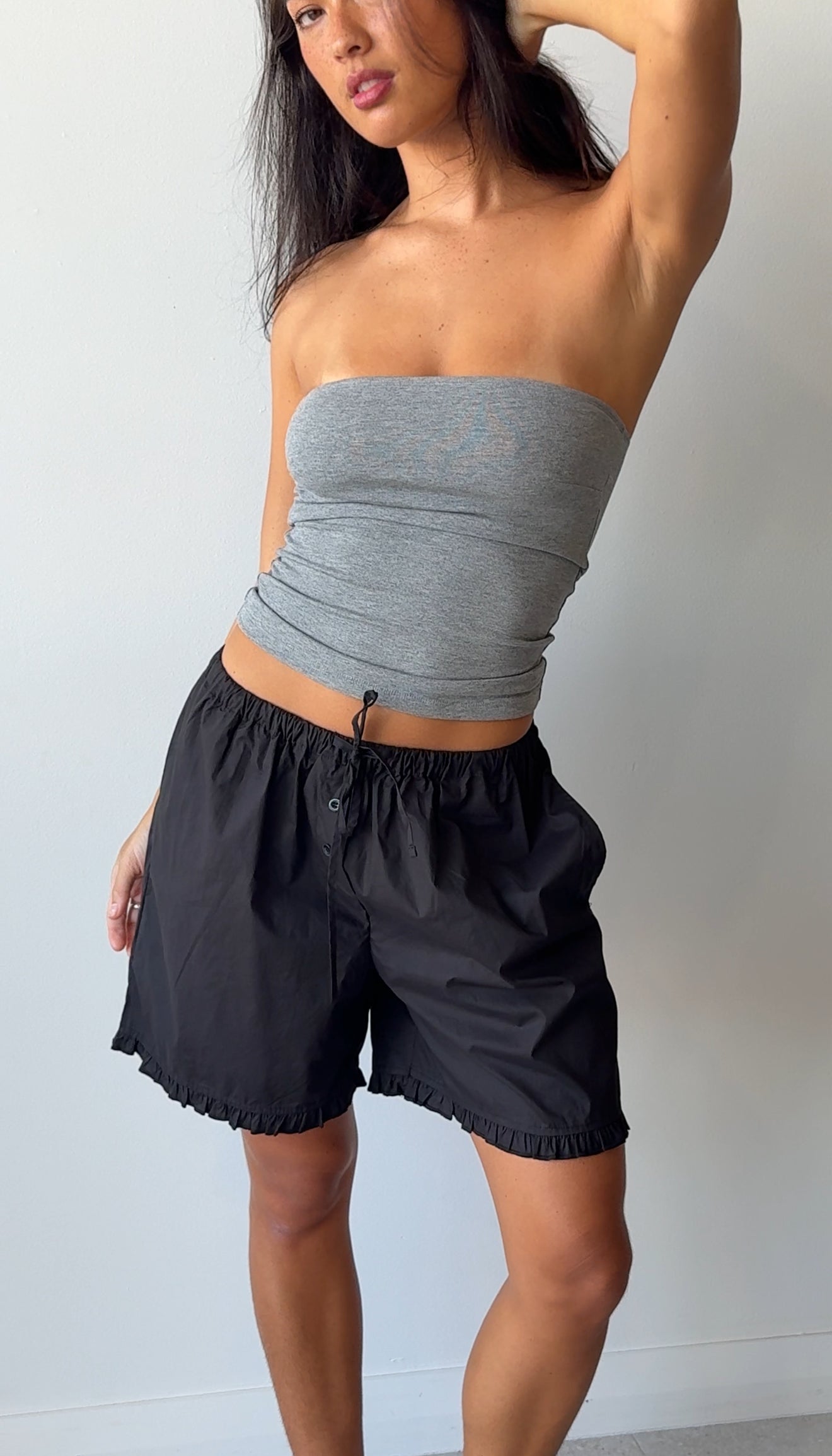 FLOUNCE SHORT BLACK