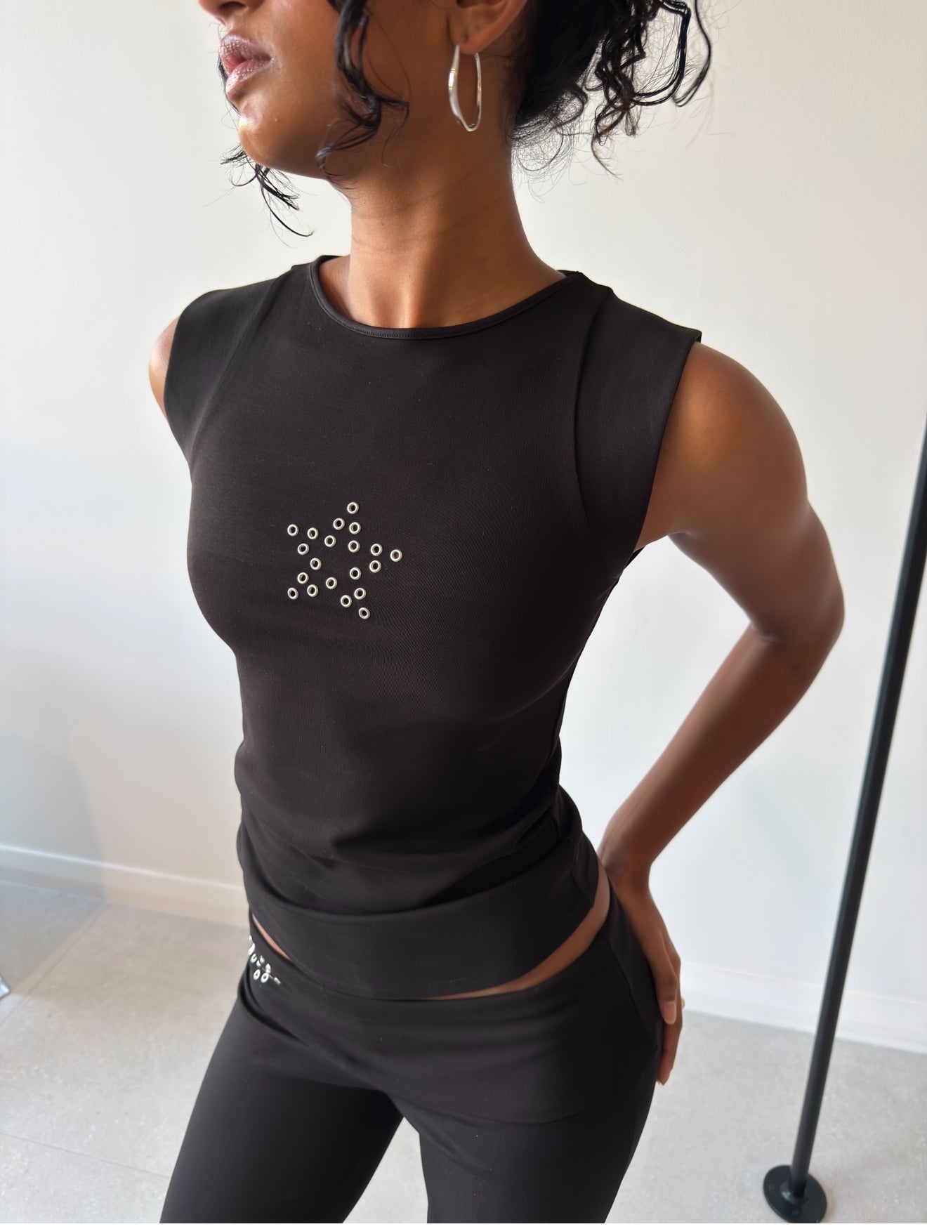 LUCIA TOP STUD STAR BLACK