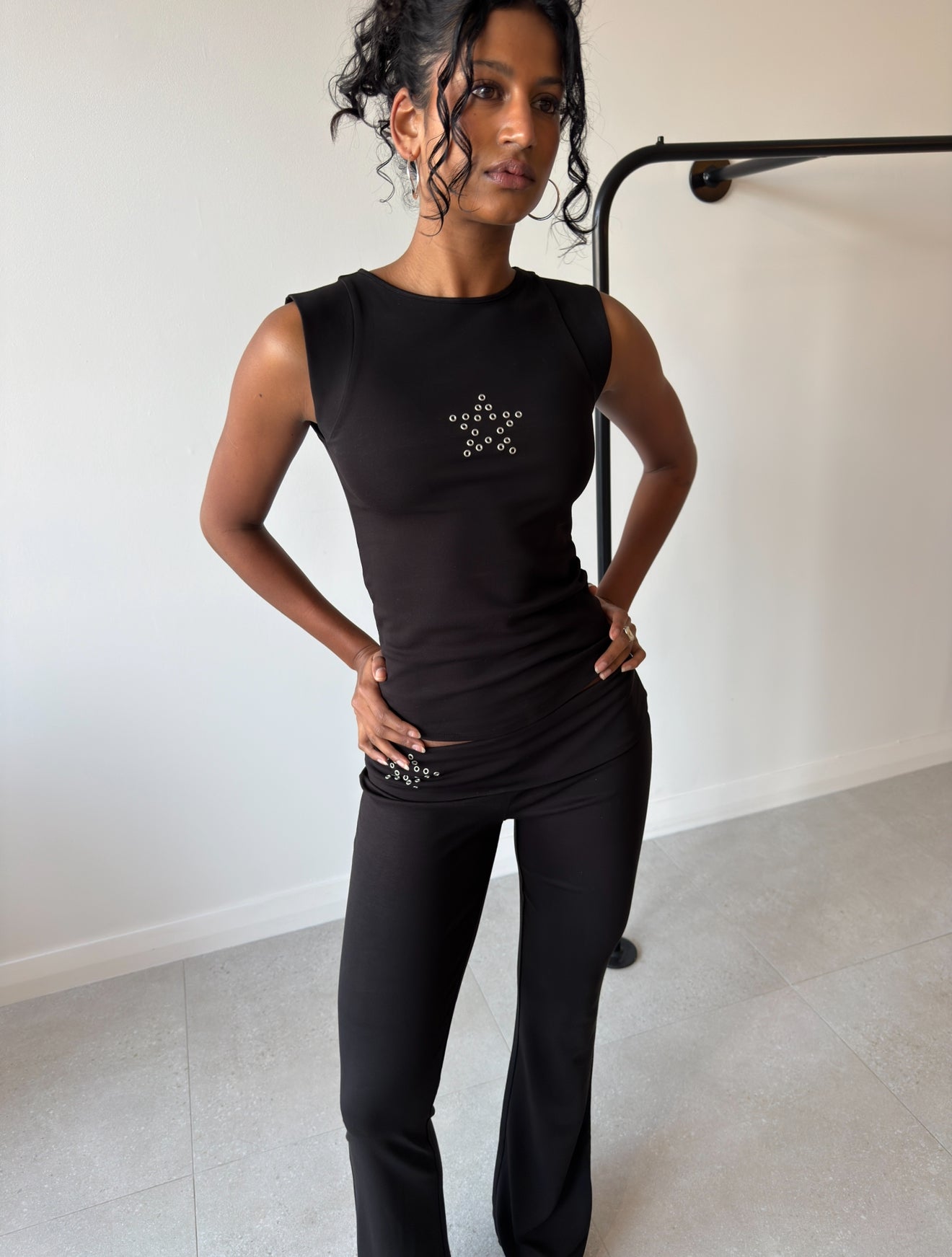 LUCIA TOP STUD STAR BLACK
