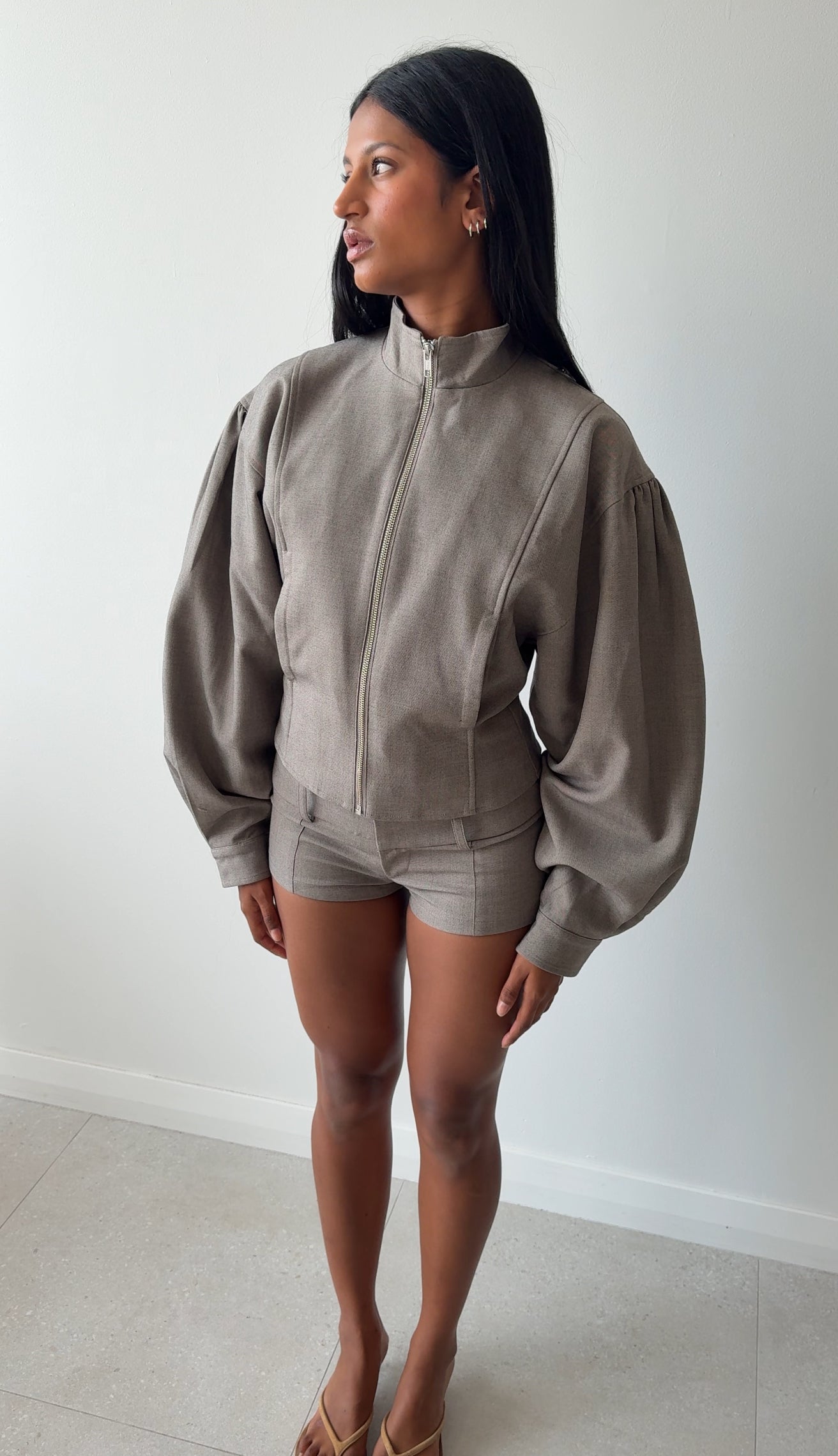 FINCH SHORT WARM GREY