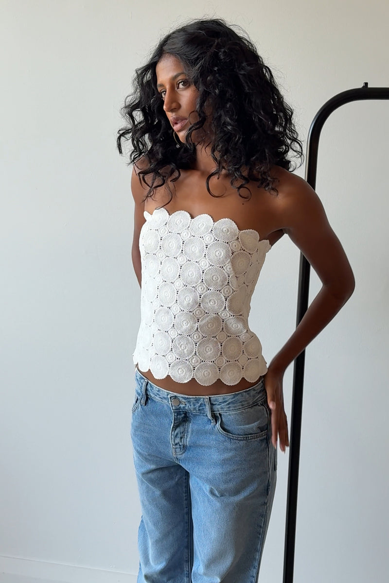 DOILY TOP WHITE - ST.AGNI