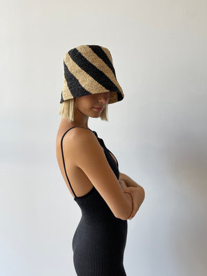 CYLA BUCKET HAT BLACK AND NATURAL SPIRAL