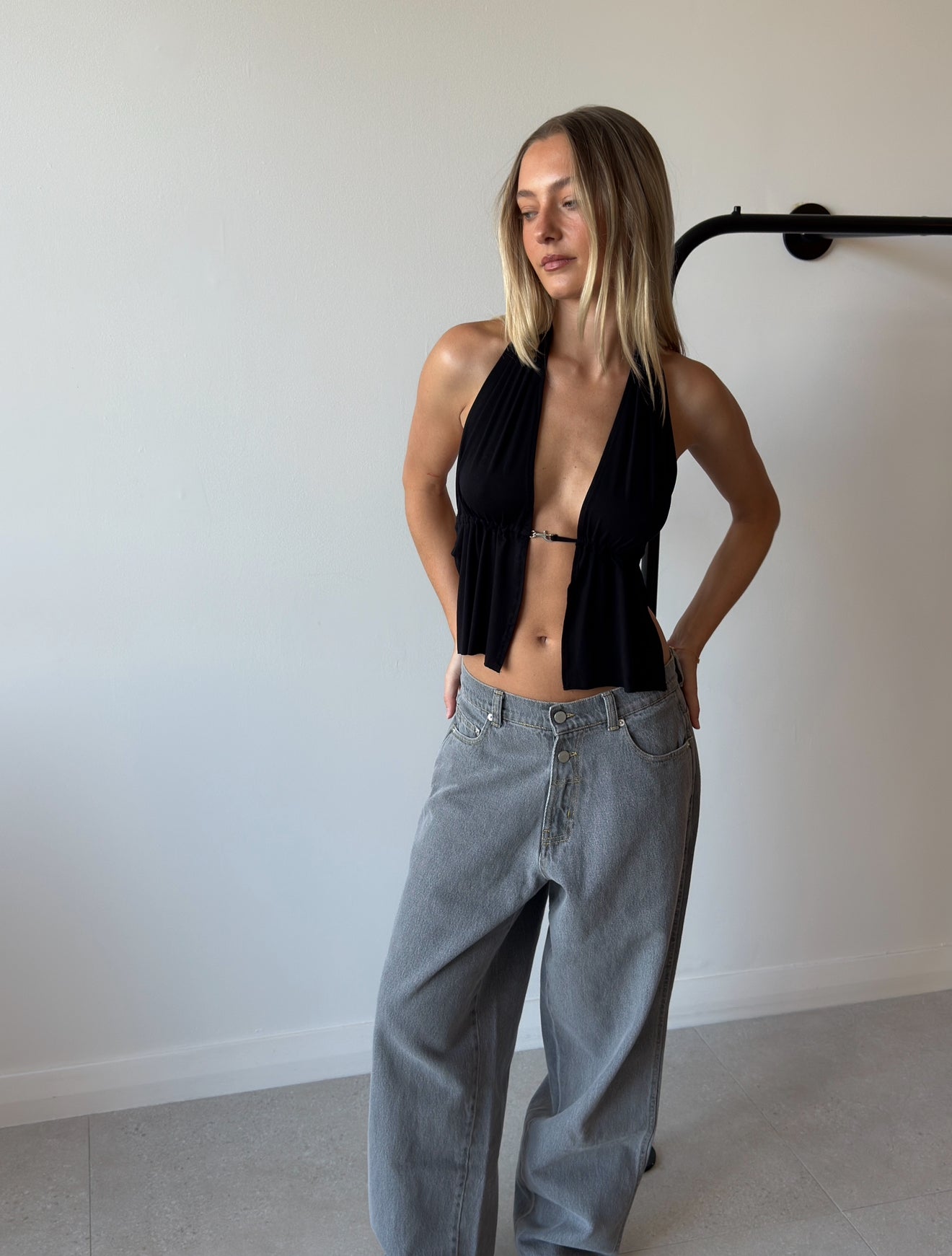 MIA BUCKLE TOP BLACK