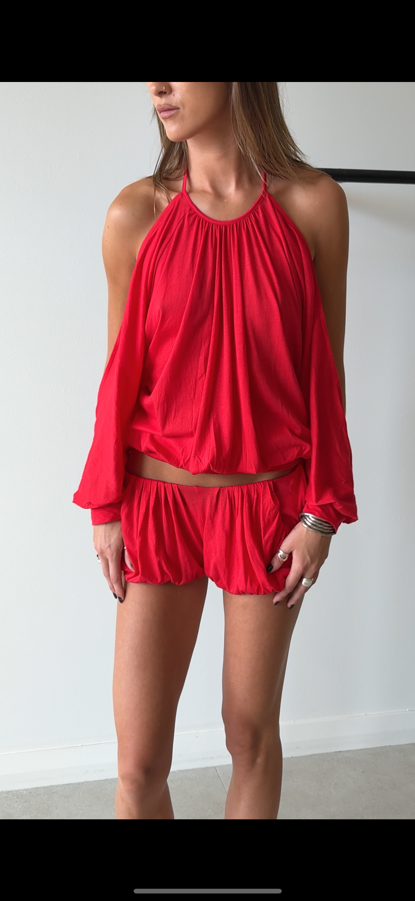 ONI SHORTS RED
