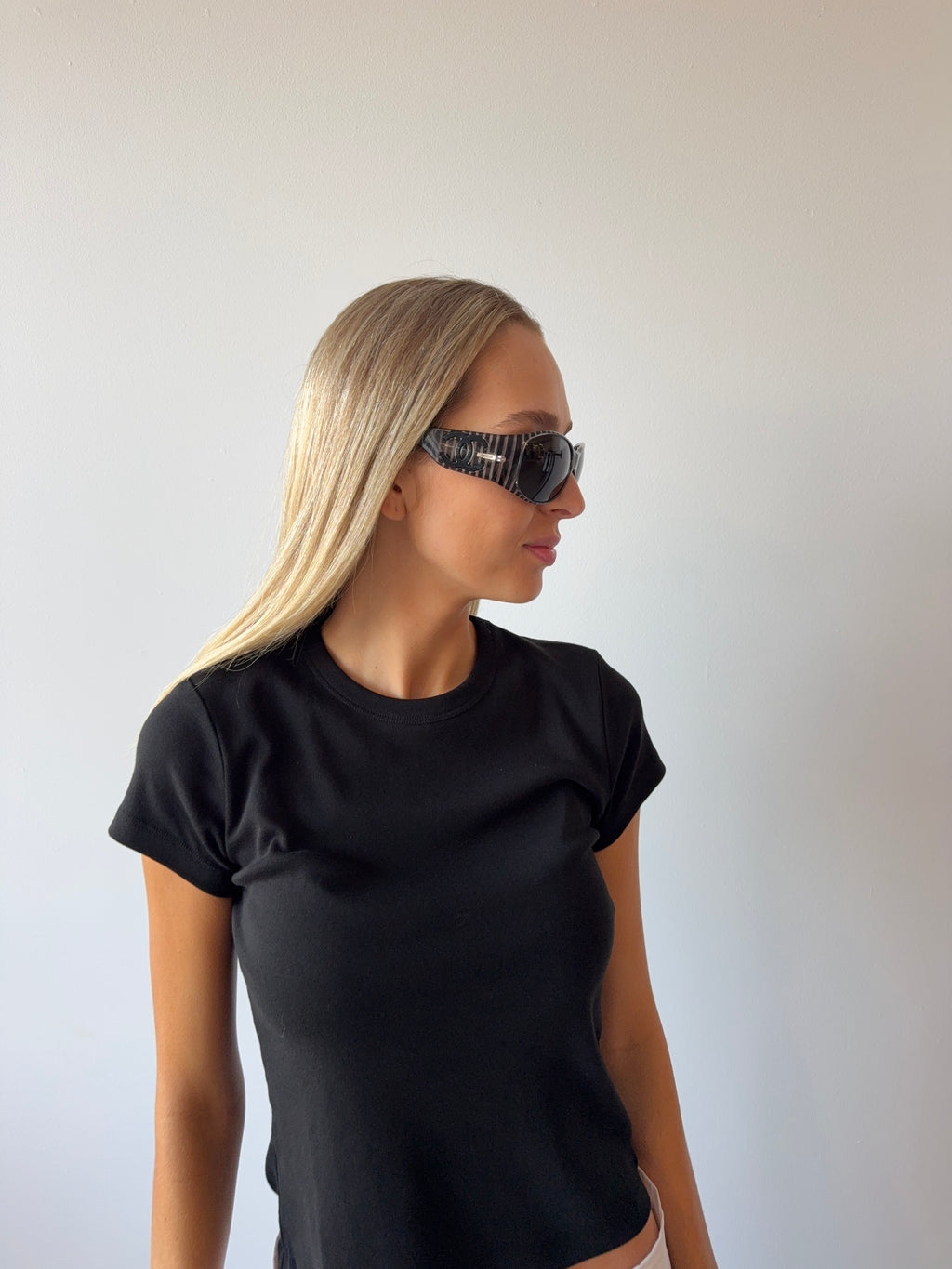CHANEL SUNGLASSES BLACK STRIPE
