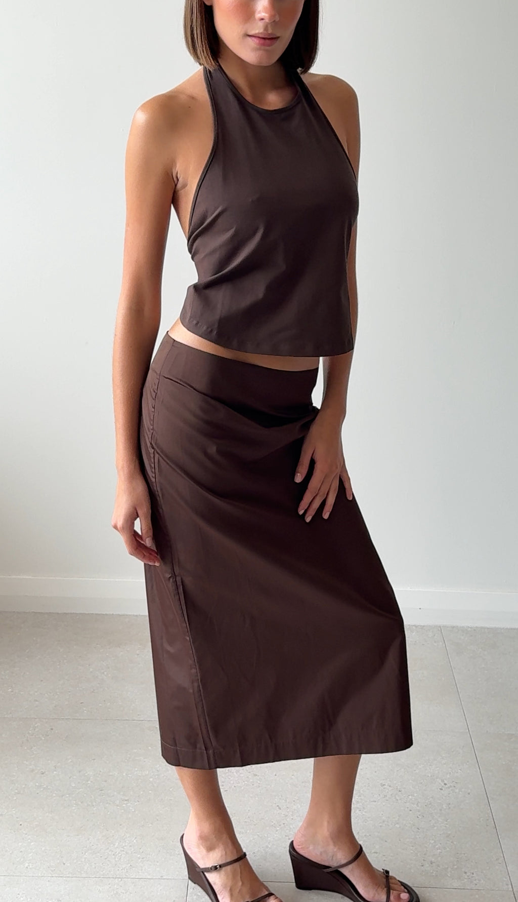 SOFT JERSEY HALTER TOP MOCHA