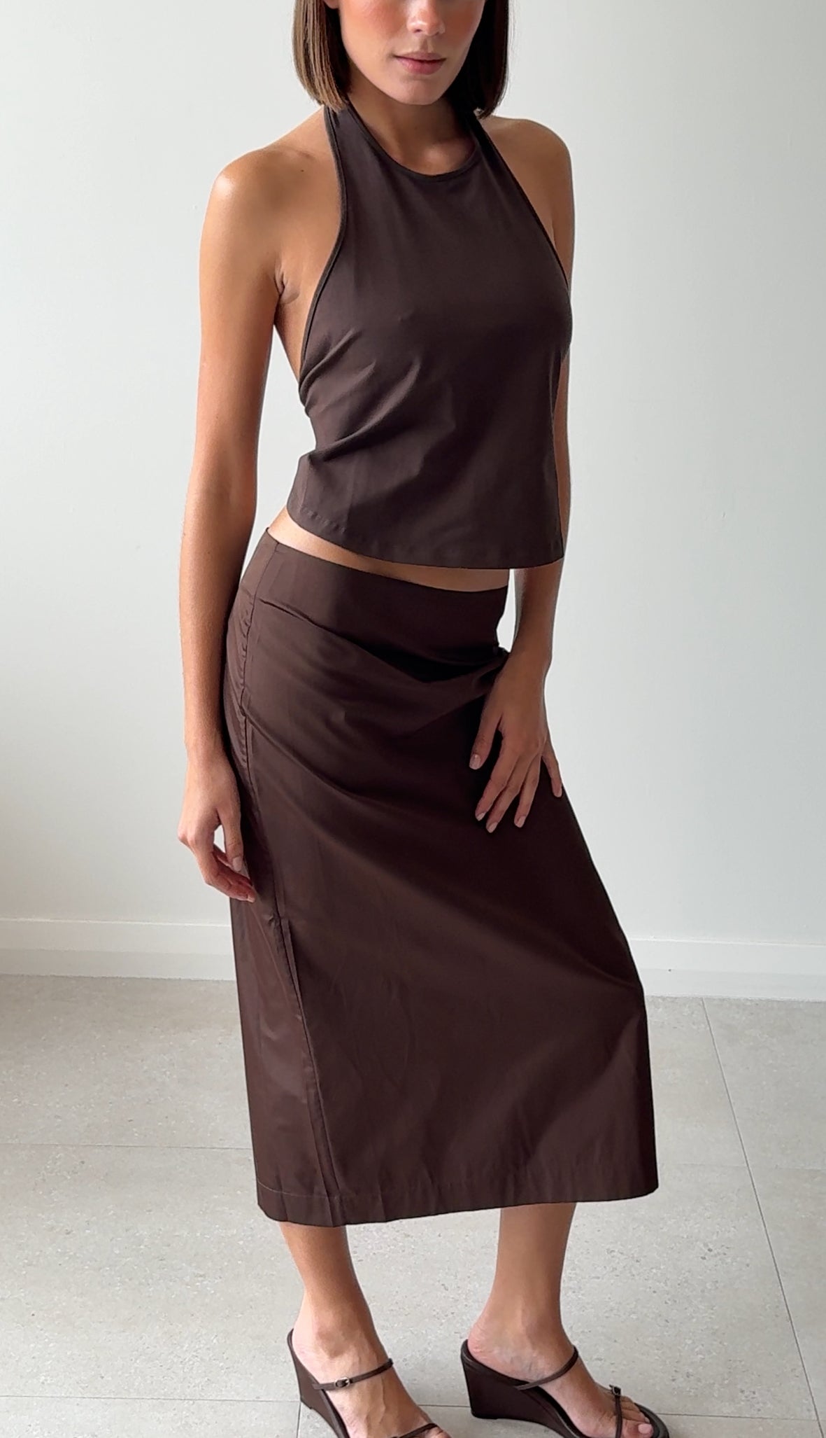 SOFT JERSEY HALTER TOP MOCHA