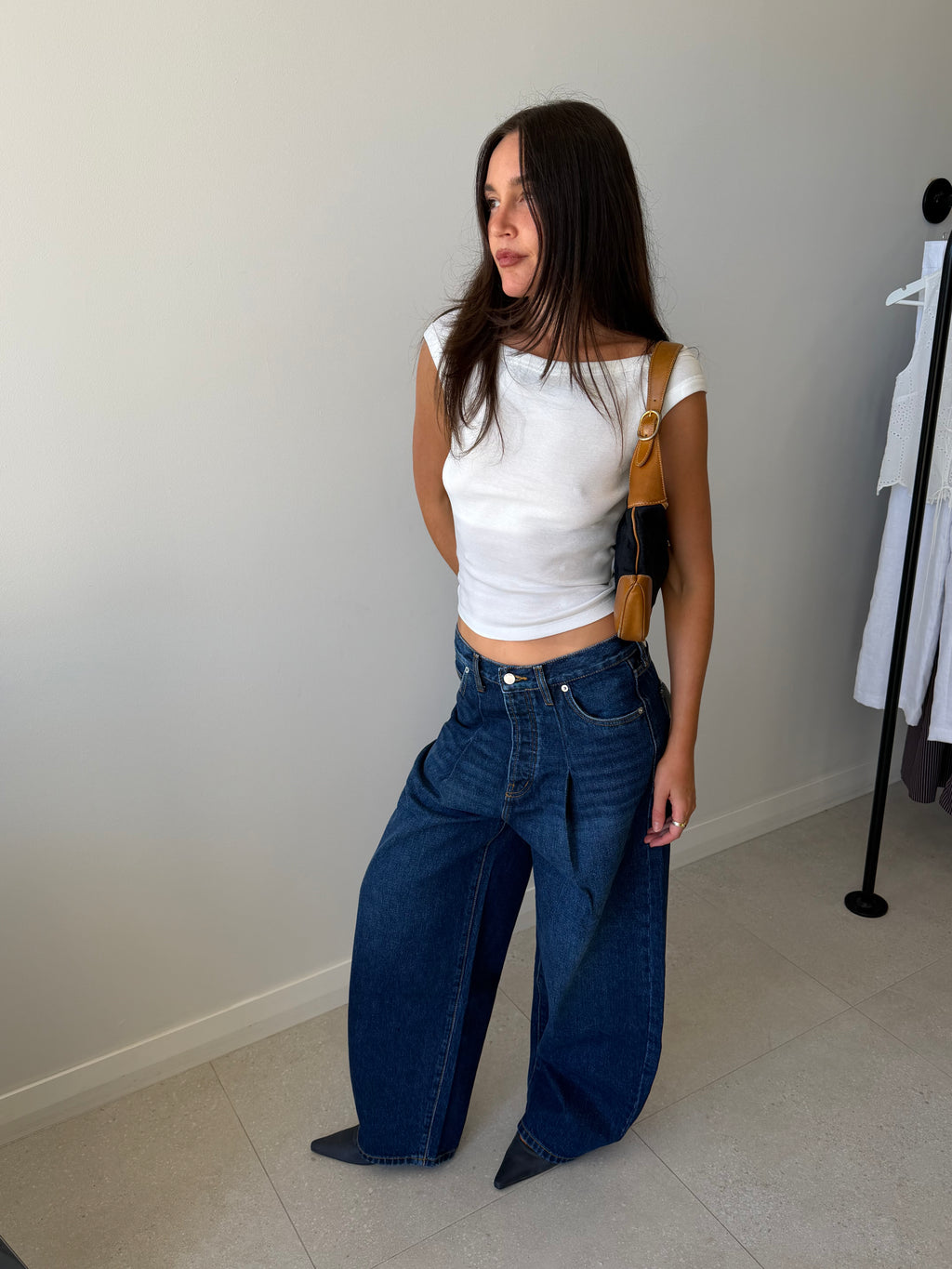 MID RISE PLEASE BARREL JEANS