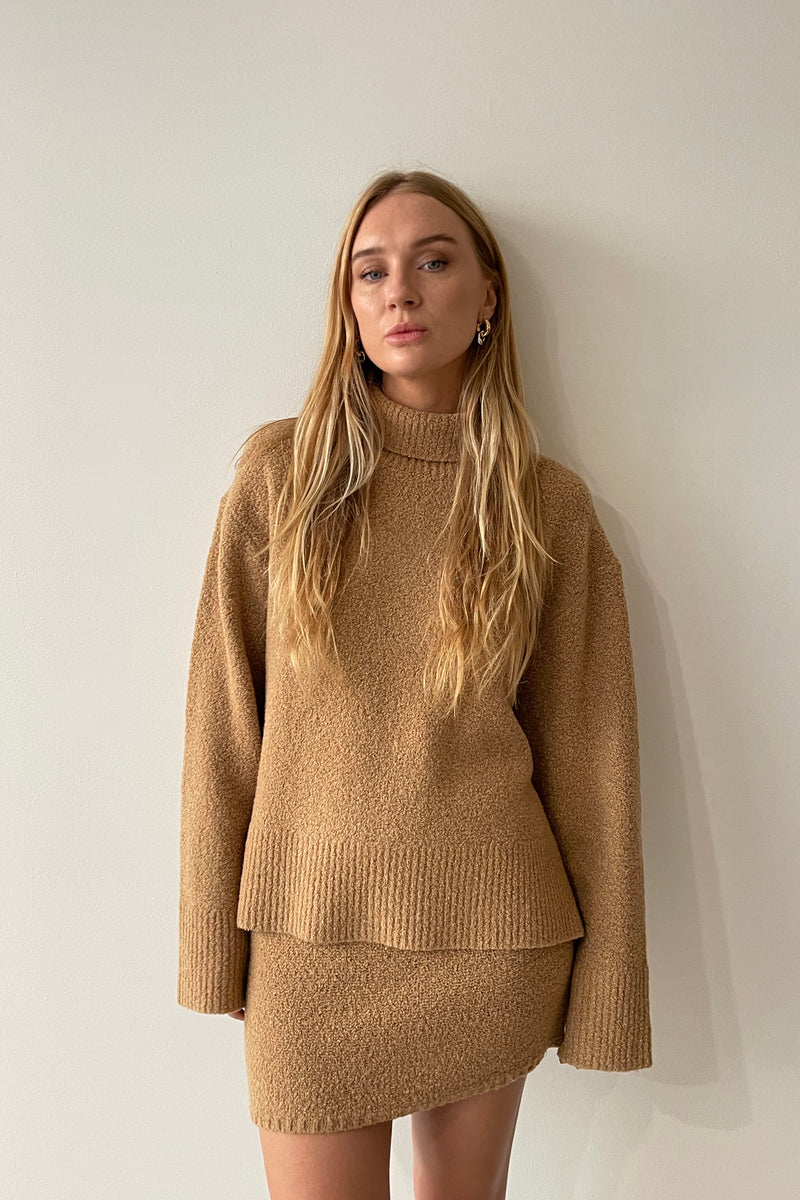 LENORA TURTLENECK TAN - C+M