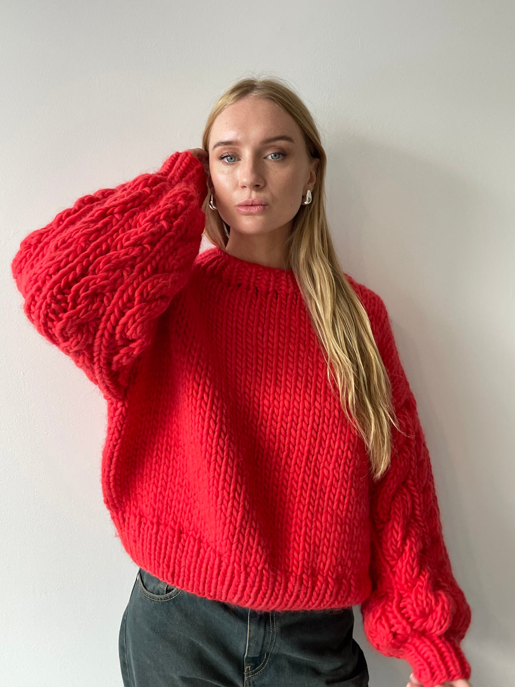 CABLE SLEEVE CREW NECK RED