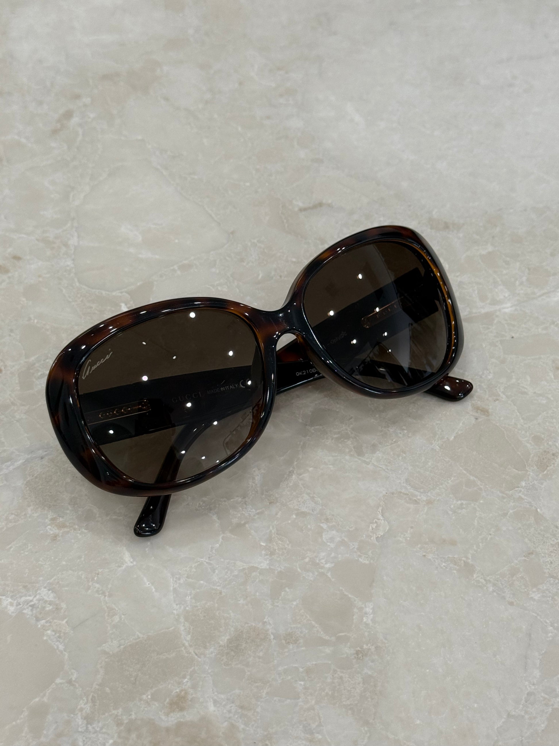 GUCCI INTERLOCKING SUNGLASSES