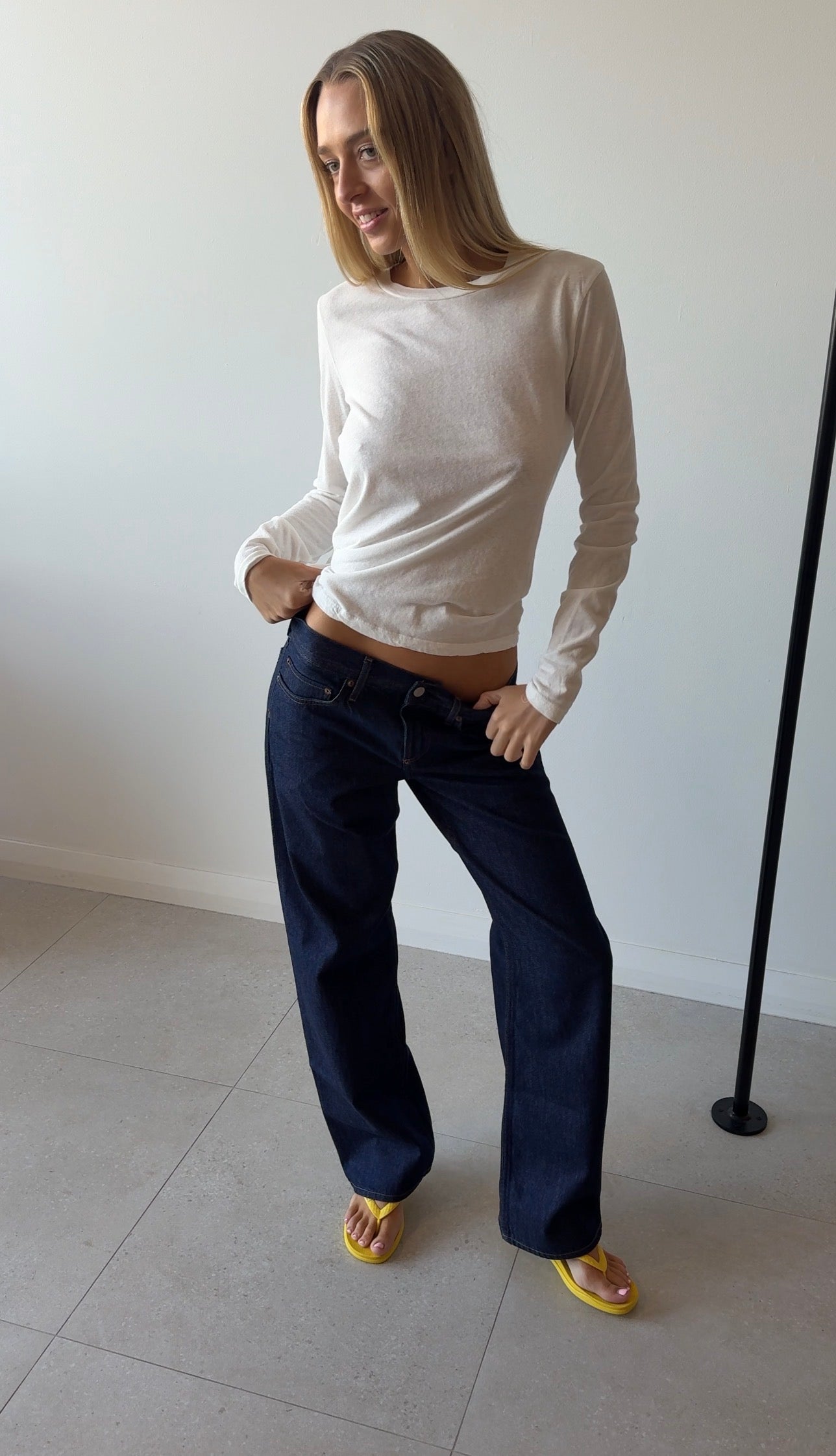 LOW RISE LOOSE JEAN