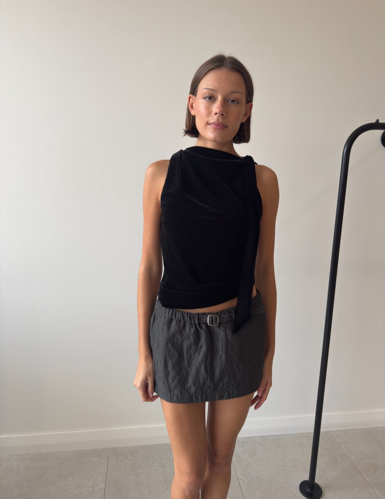 CRUSHED BELTED MINI SKIRT BLACK