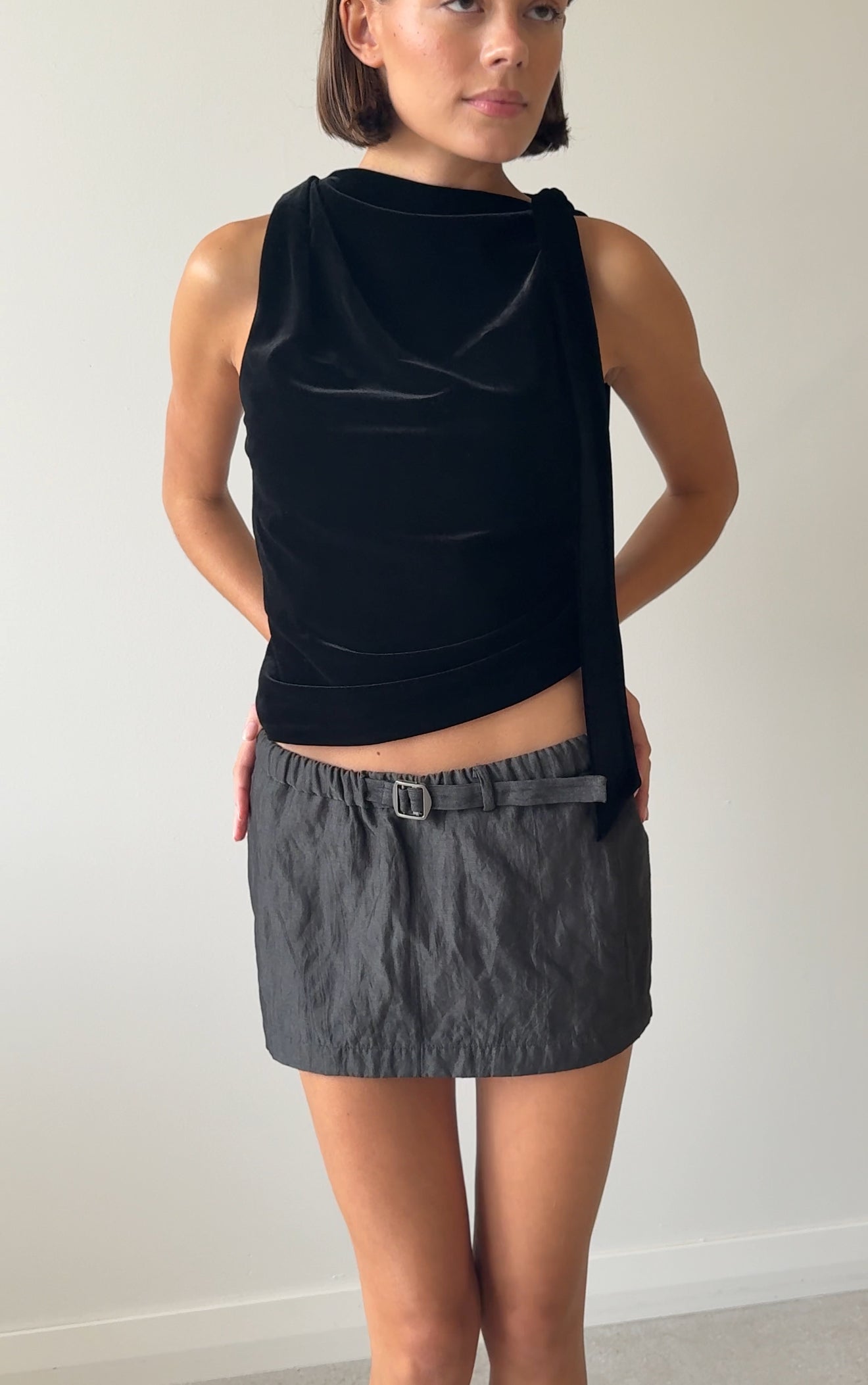 CRUSHED BELTED MINI SKIRT BLACK