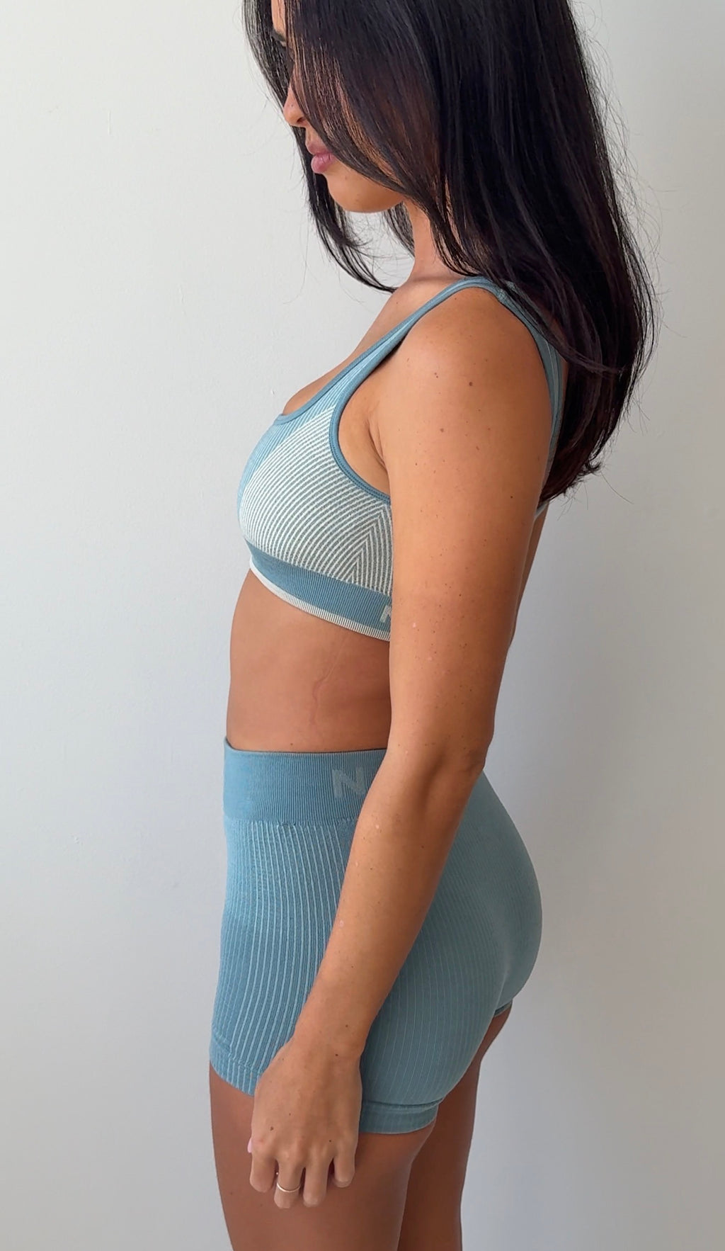 CLASSIC WOOL MICRO SHORT FROST