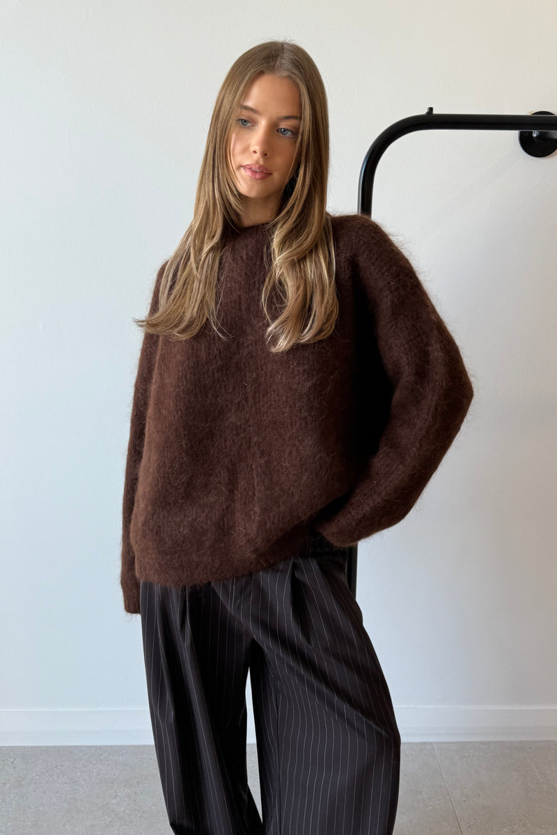 SCOTT CREW NECK COCOA BROWN - MR MITTENS