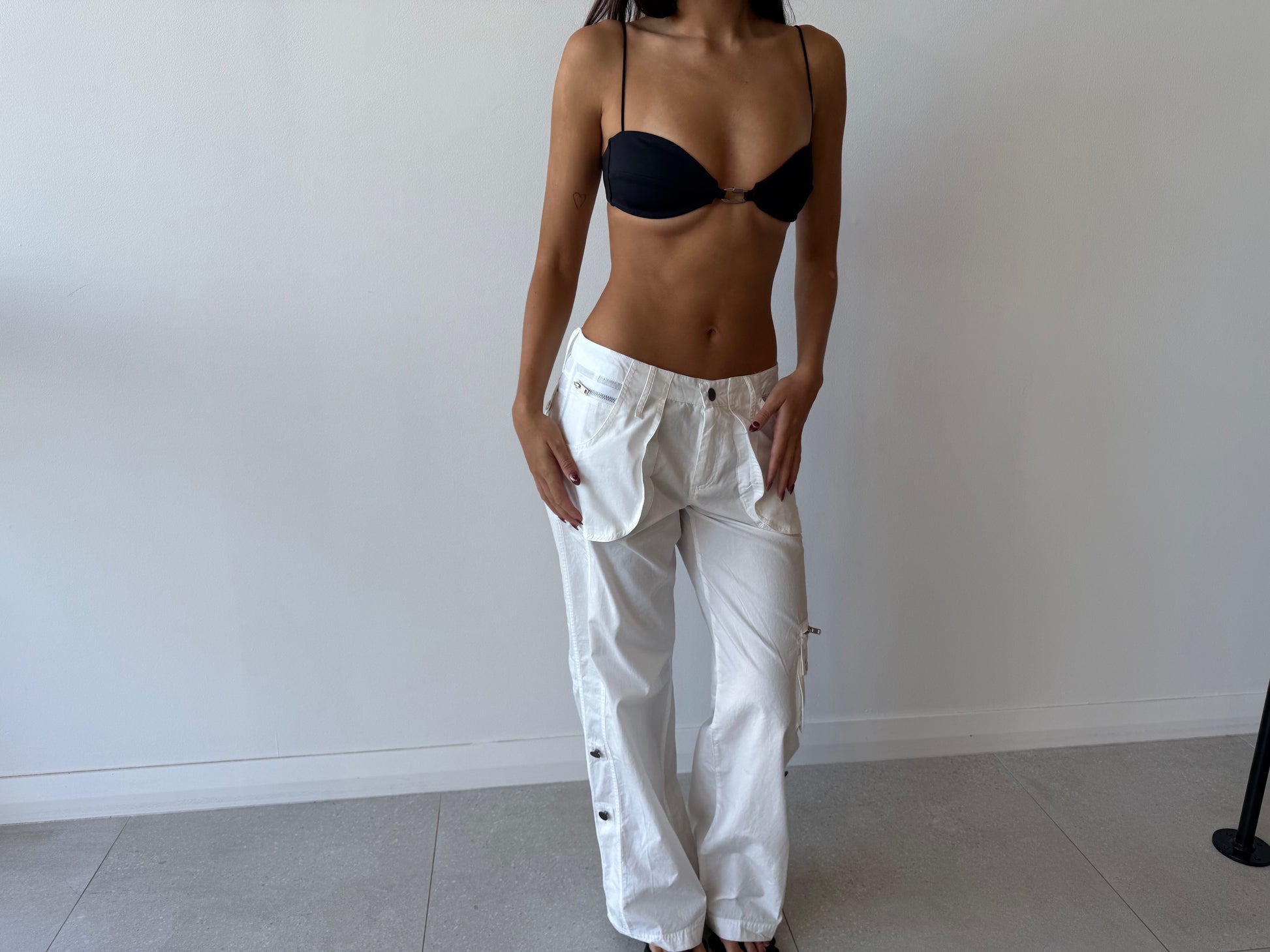 THEA CARGOS WHITE