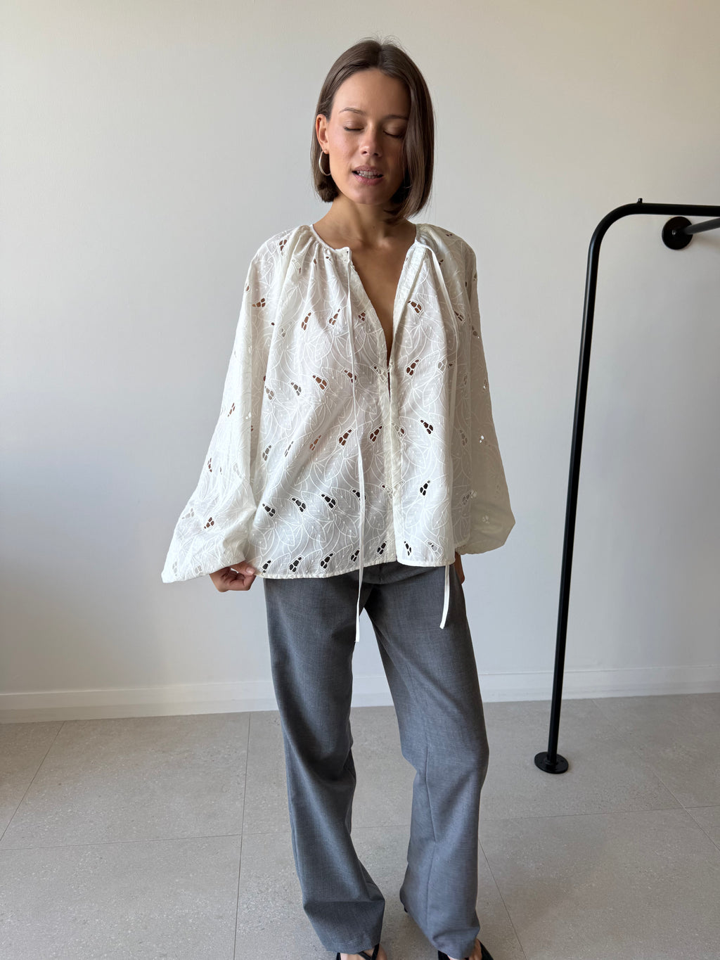 THORA BLOUSE BIRGITTA BRODERIE ANGLAISE WHITE