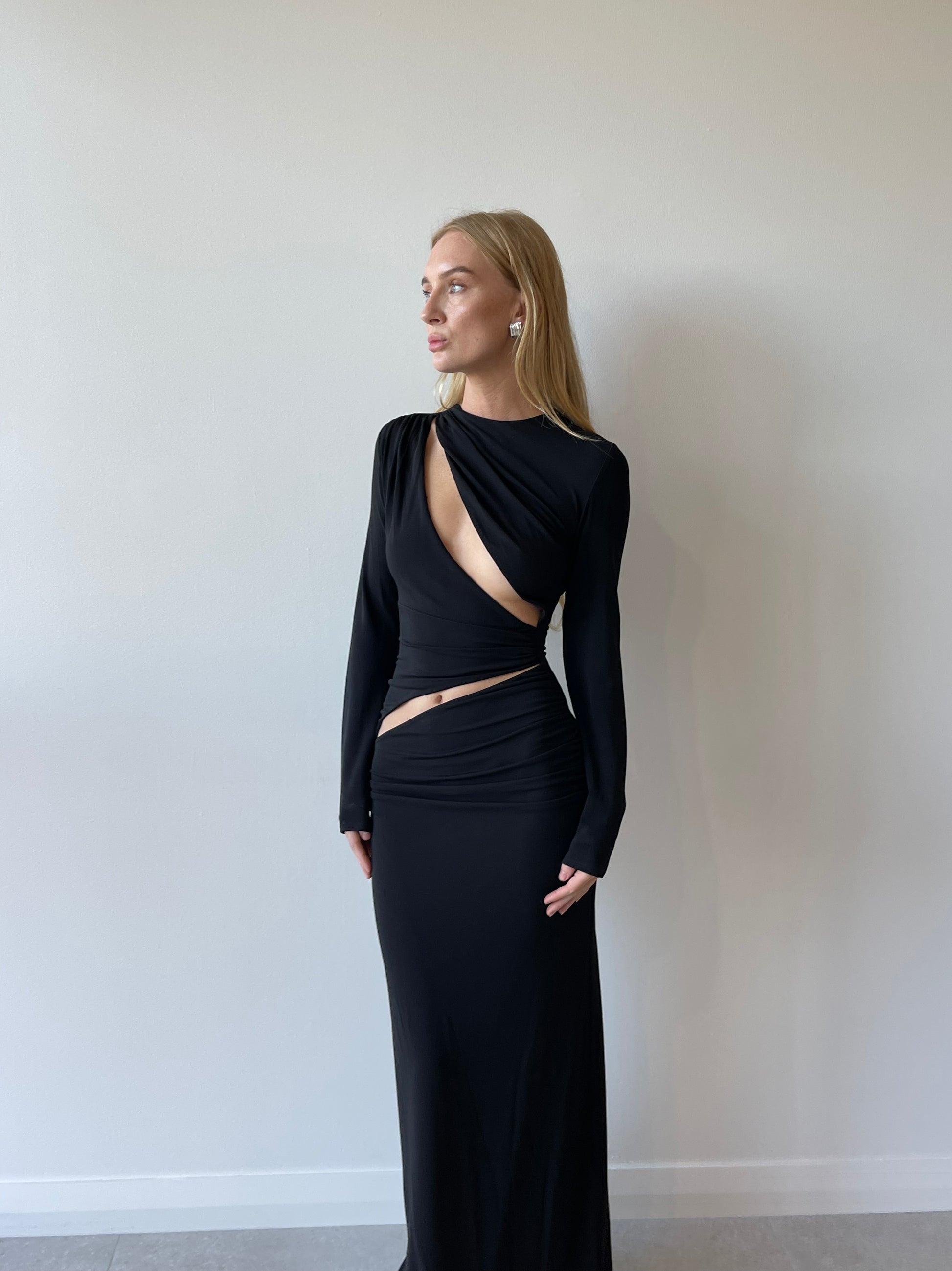 CUTS BOTH WAYS MAXI DRESS BLACK