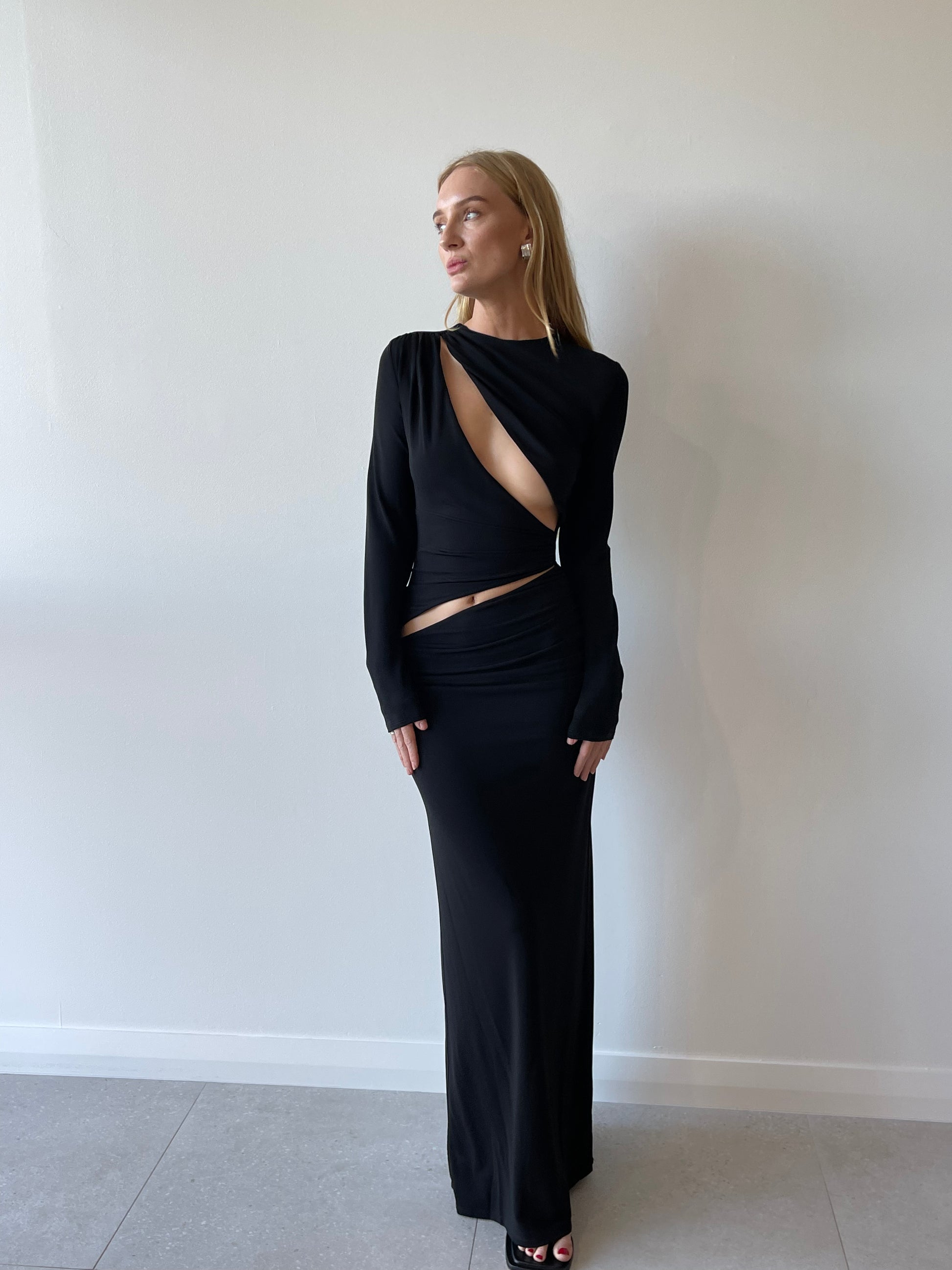CUTS BOTH WAYS MAXI DRESS BLACK