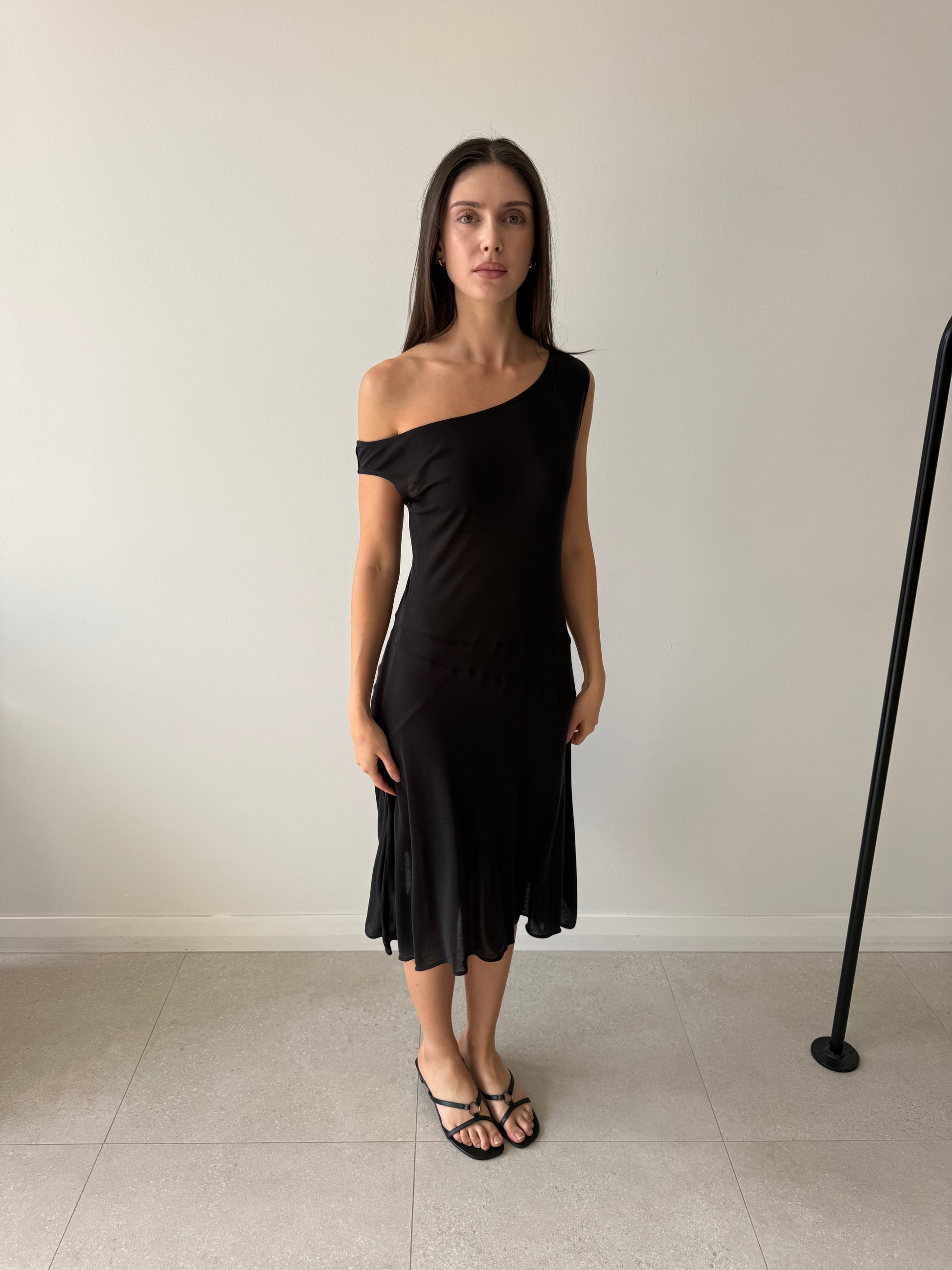 FINE JERSEY OFF SHOULDER DRESS