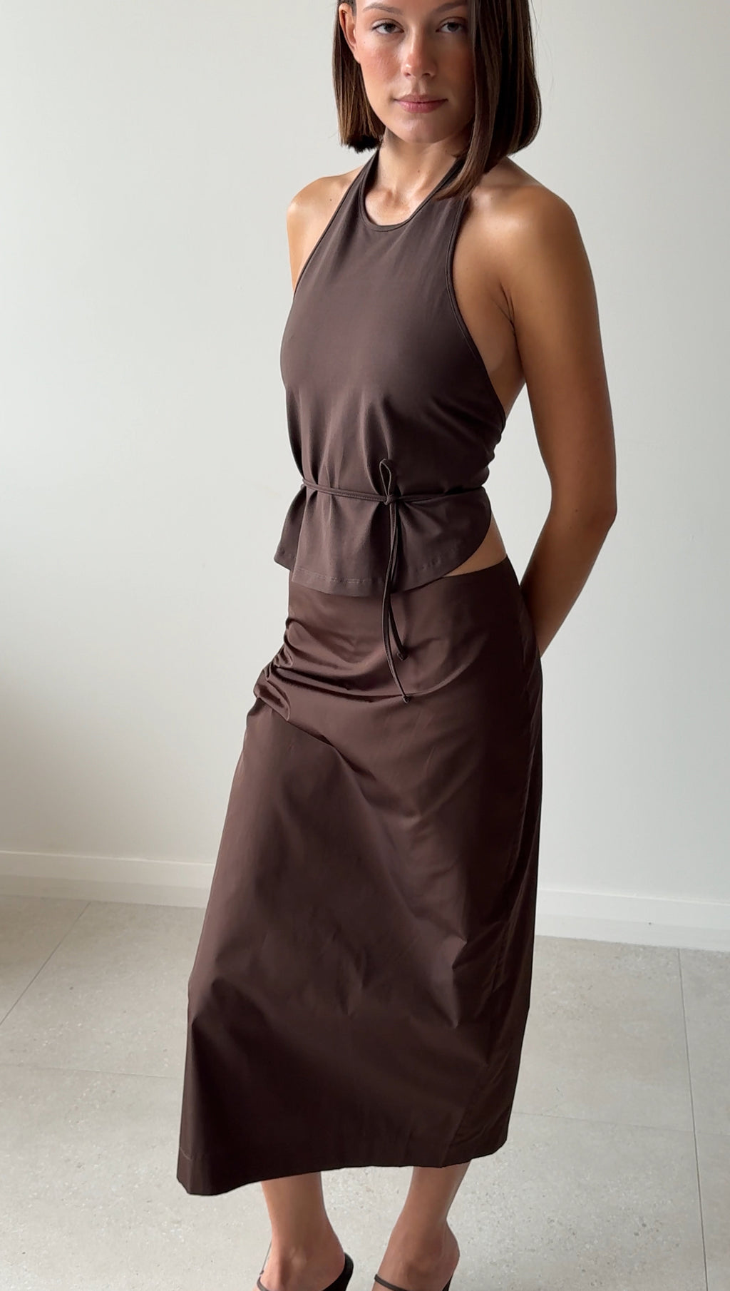 SOFT JERSEY HALTER TOP MOCHA