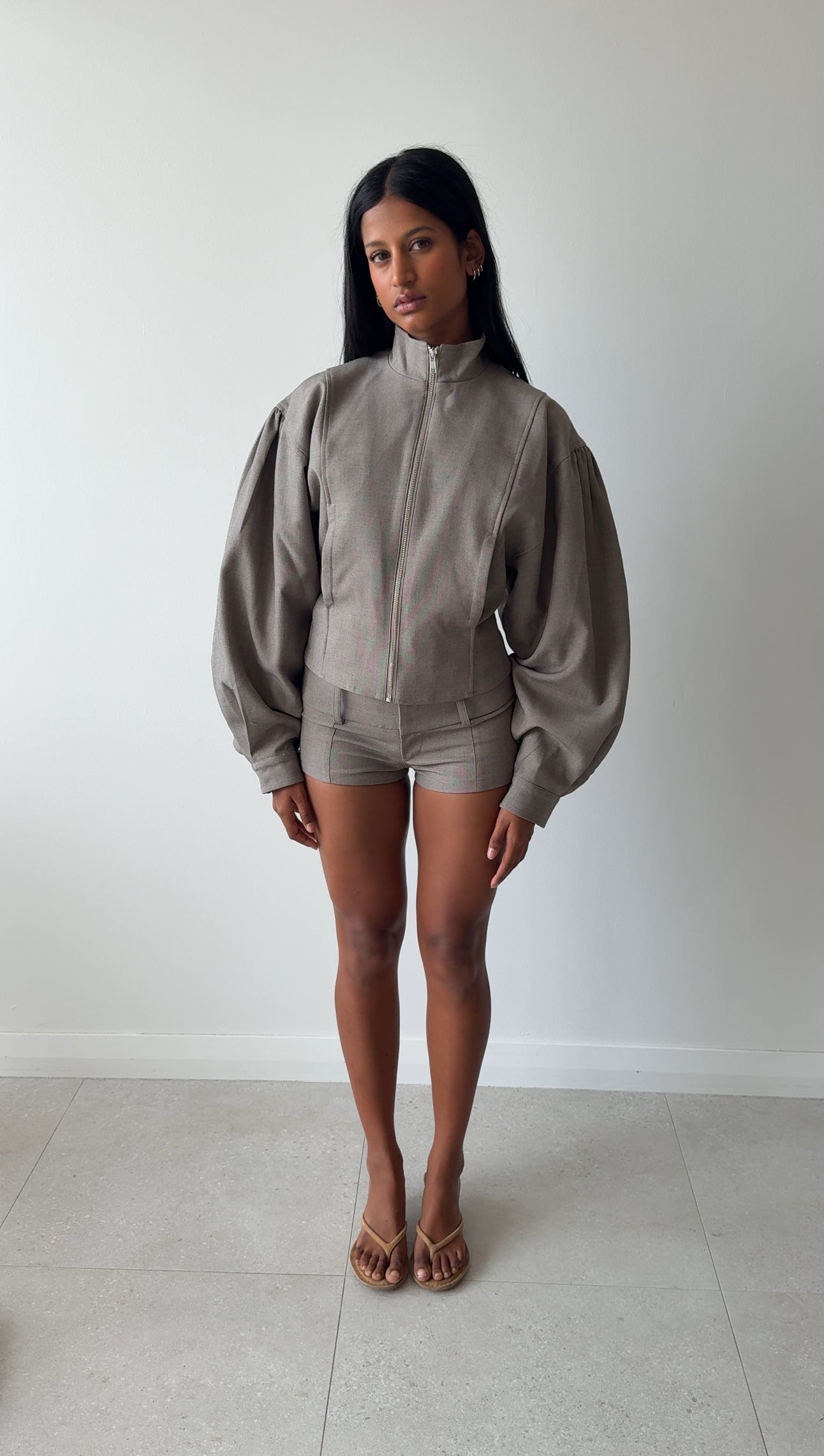 FINCH SHORT WARM GREY