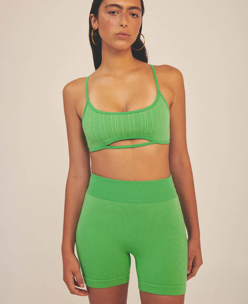 CLASSIC WOOL MINI SHORT APPLE