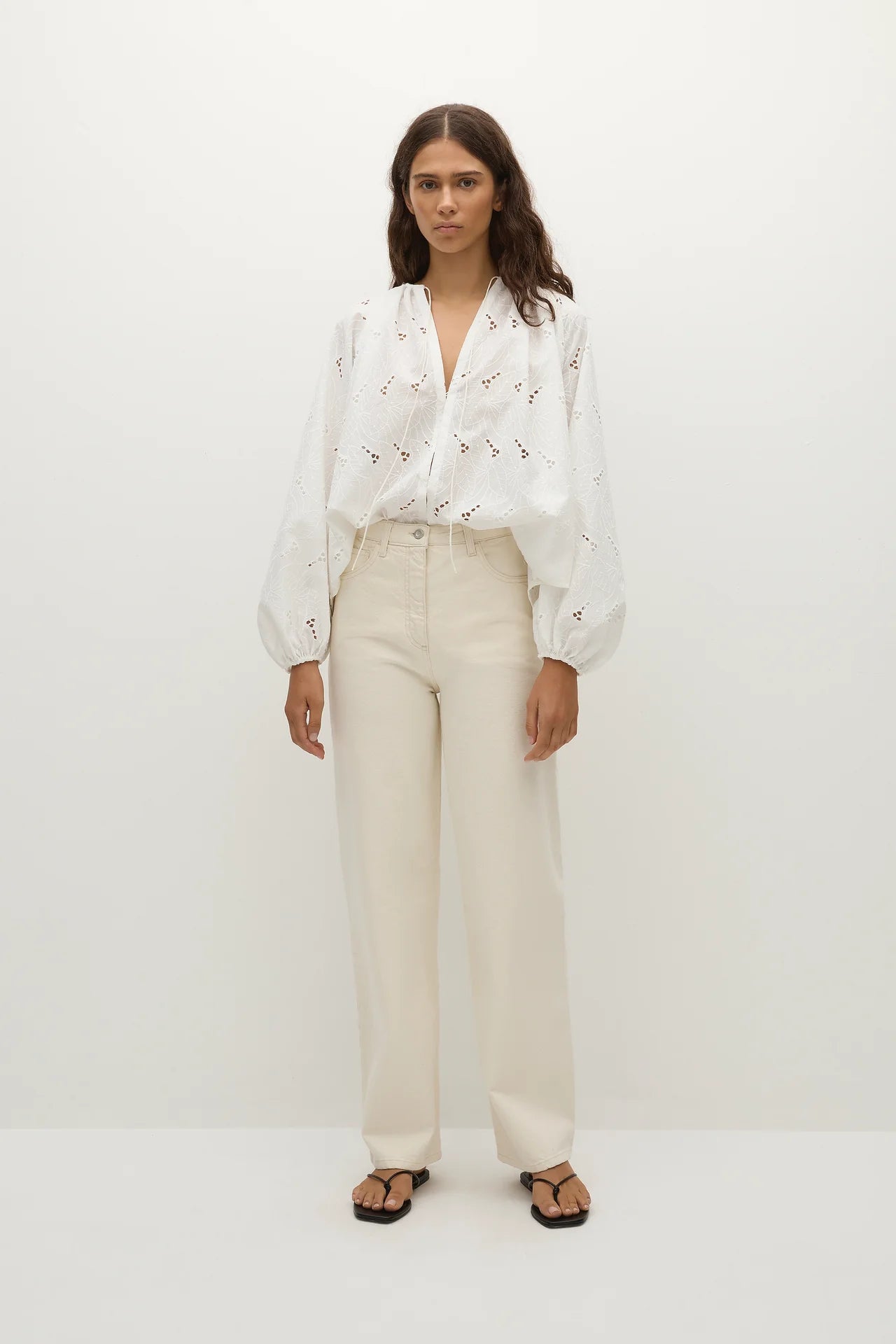 THORA BLOUSE BIRGITTA BRODERIE ANGLAISE WHITE