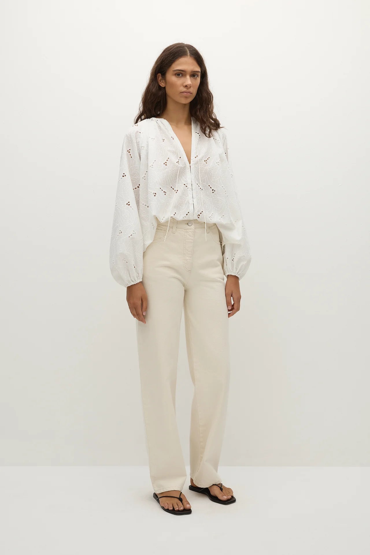 THORA BLOUSE BIRGITTA BRODERIE ANGLAISE WHITE