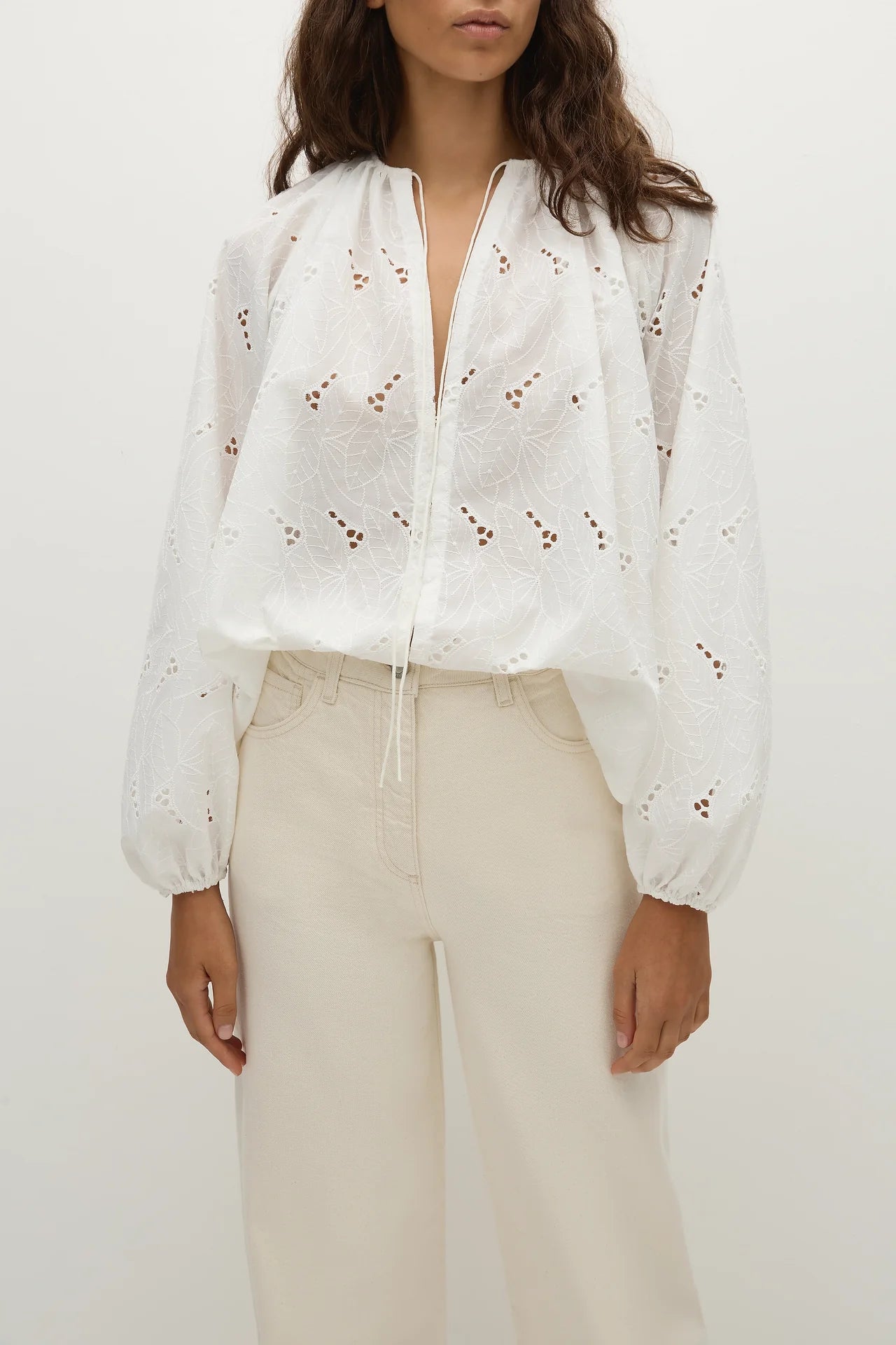 THORA BLOUSE BIRGITTA BRODERIE ANGLAISE WHITE