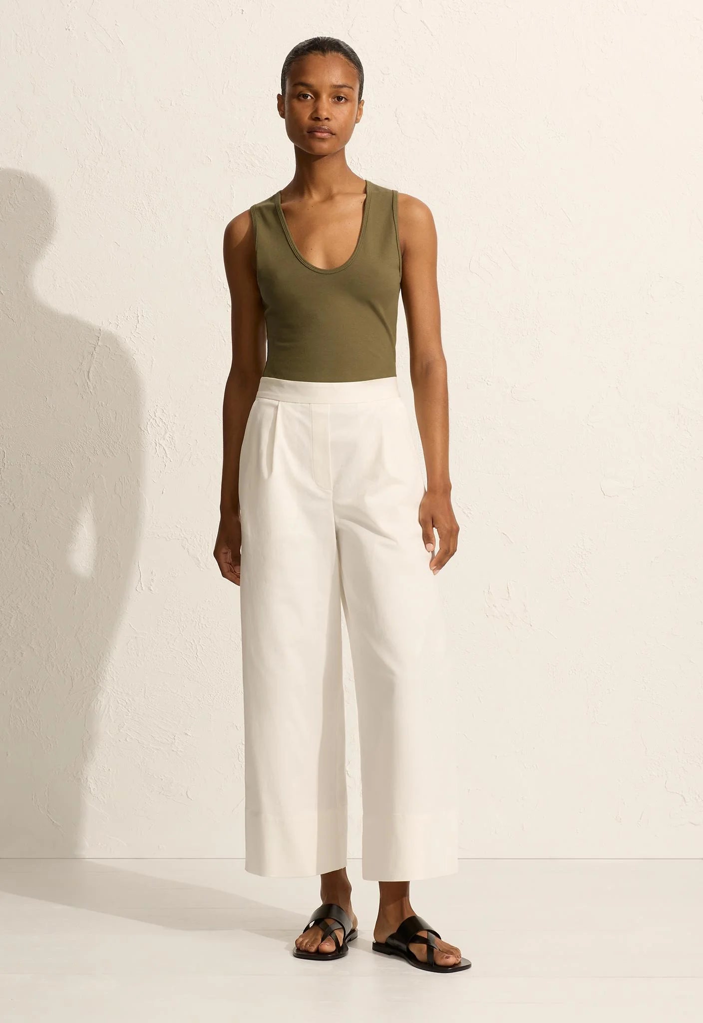 DEEP U TANK OLIVE