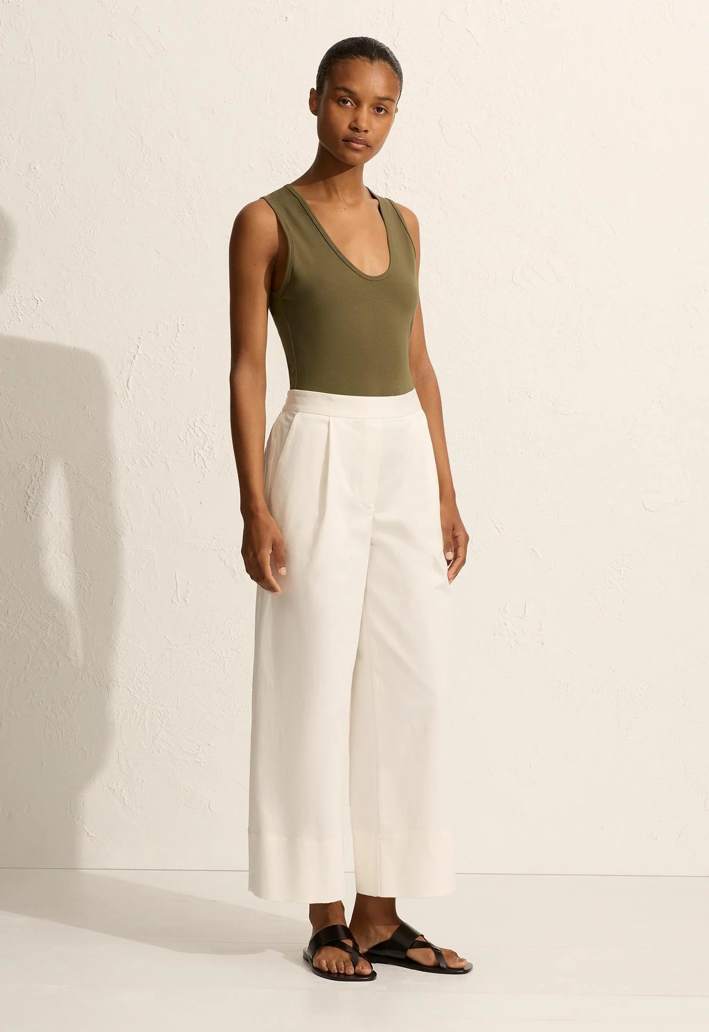 DEEP U TANK OLIVE