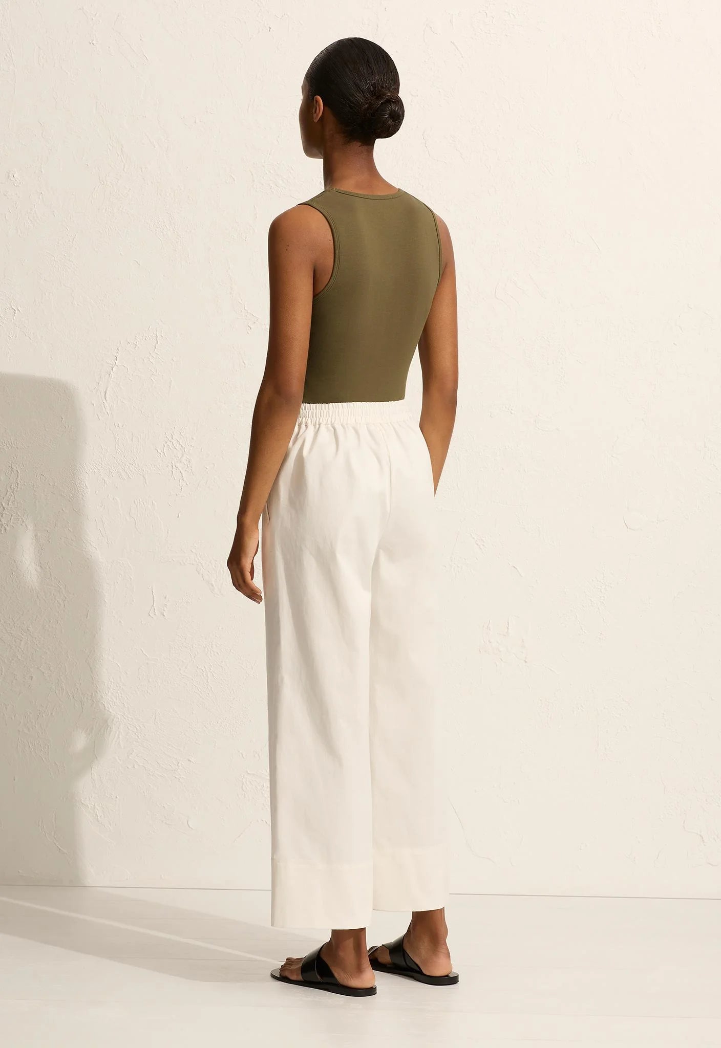 DEEP U TANK OLIVE